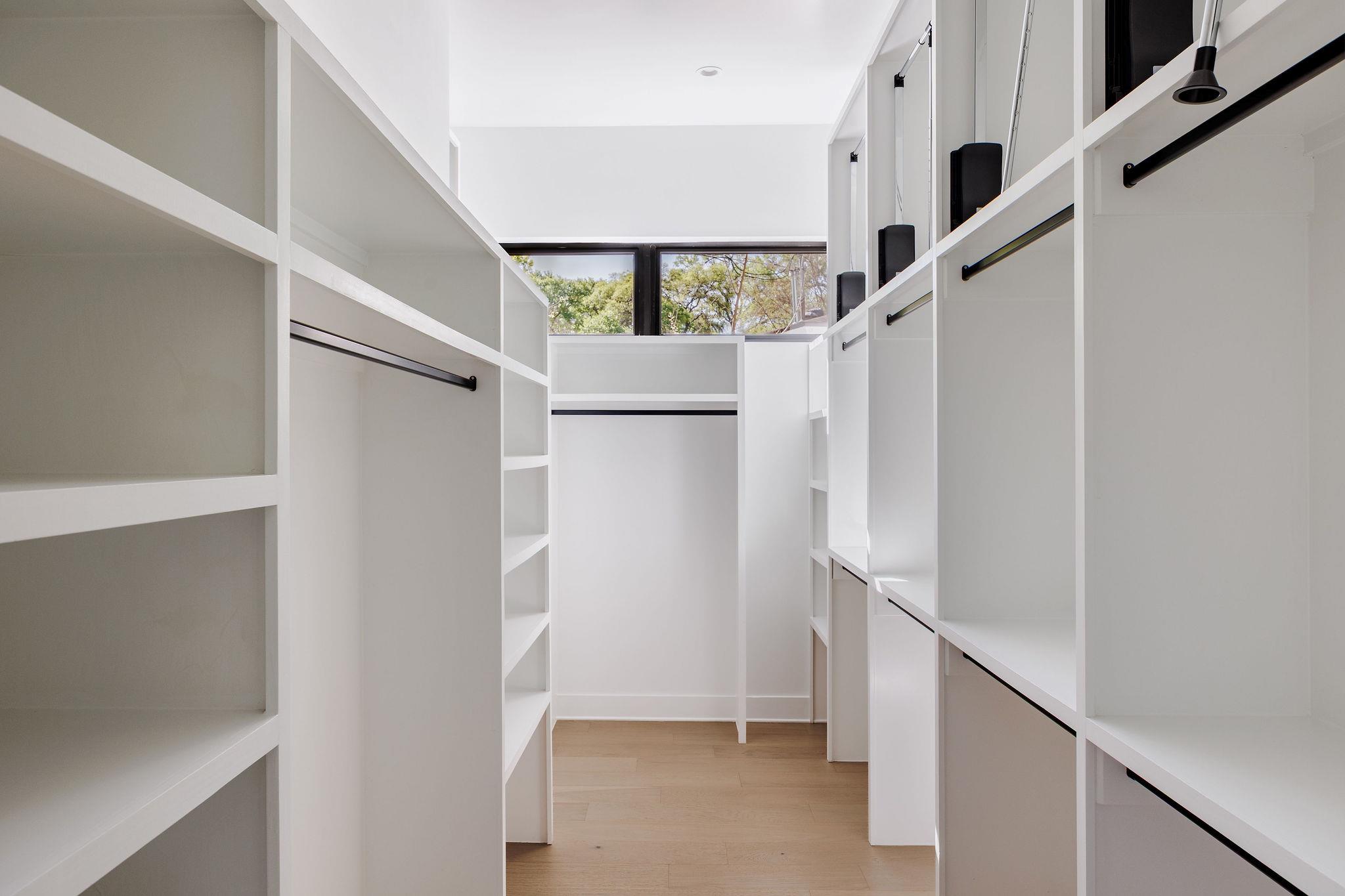 2504 Bluffview Dr, Austin, TX 78704