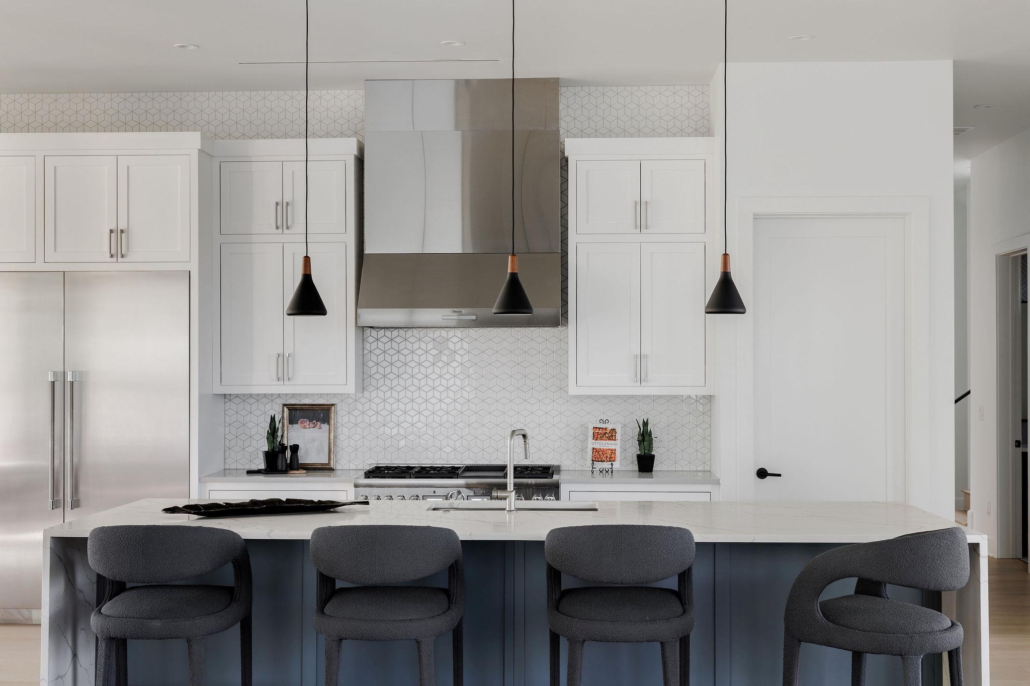 2504 Bluffview Dr, Austin, TX 78704