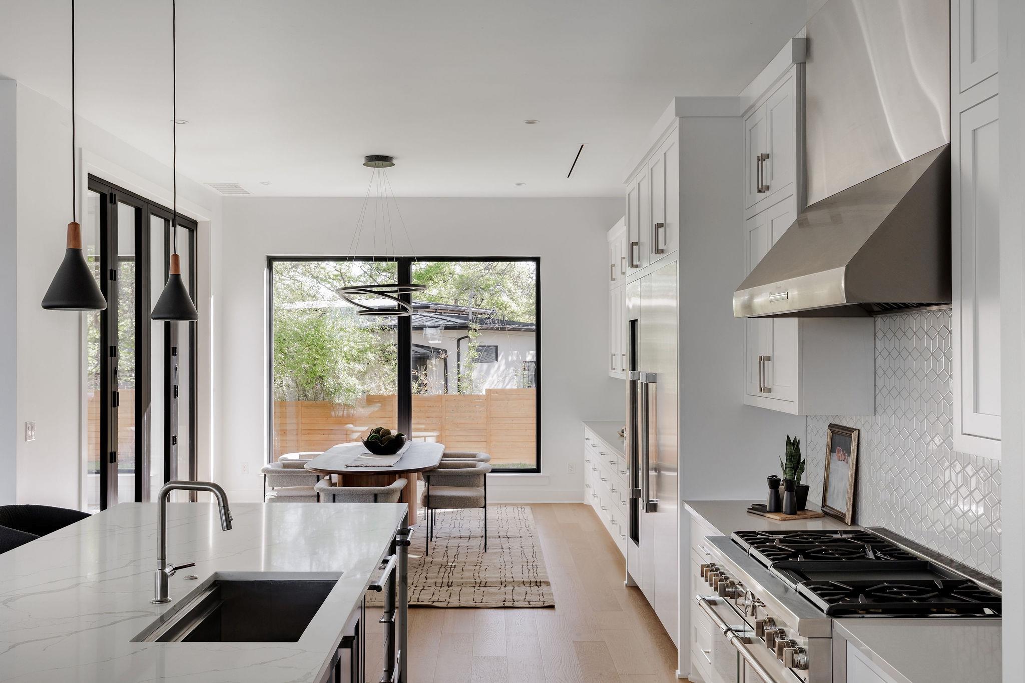 2504 Bluffview Dr, Austin, TX 78704