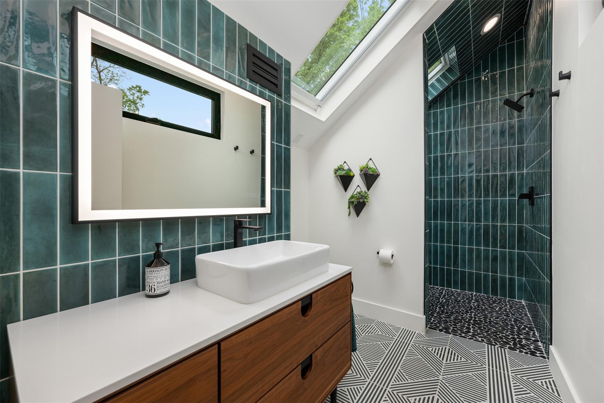 73 Julius St, Austin, TX 78702