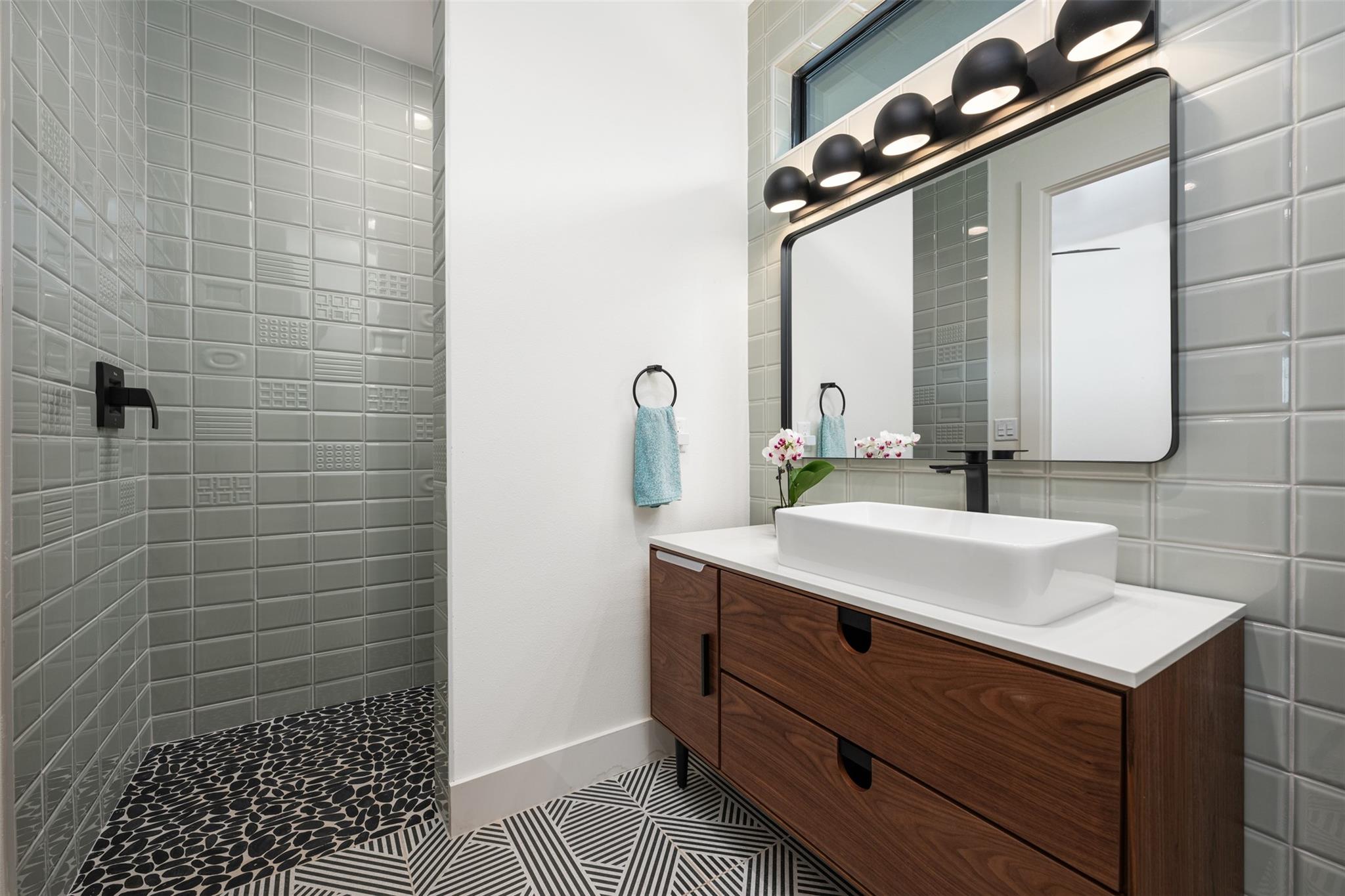 73 Julius St, Austin, TX 78702