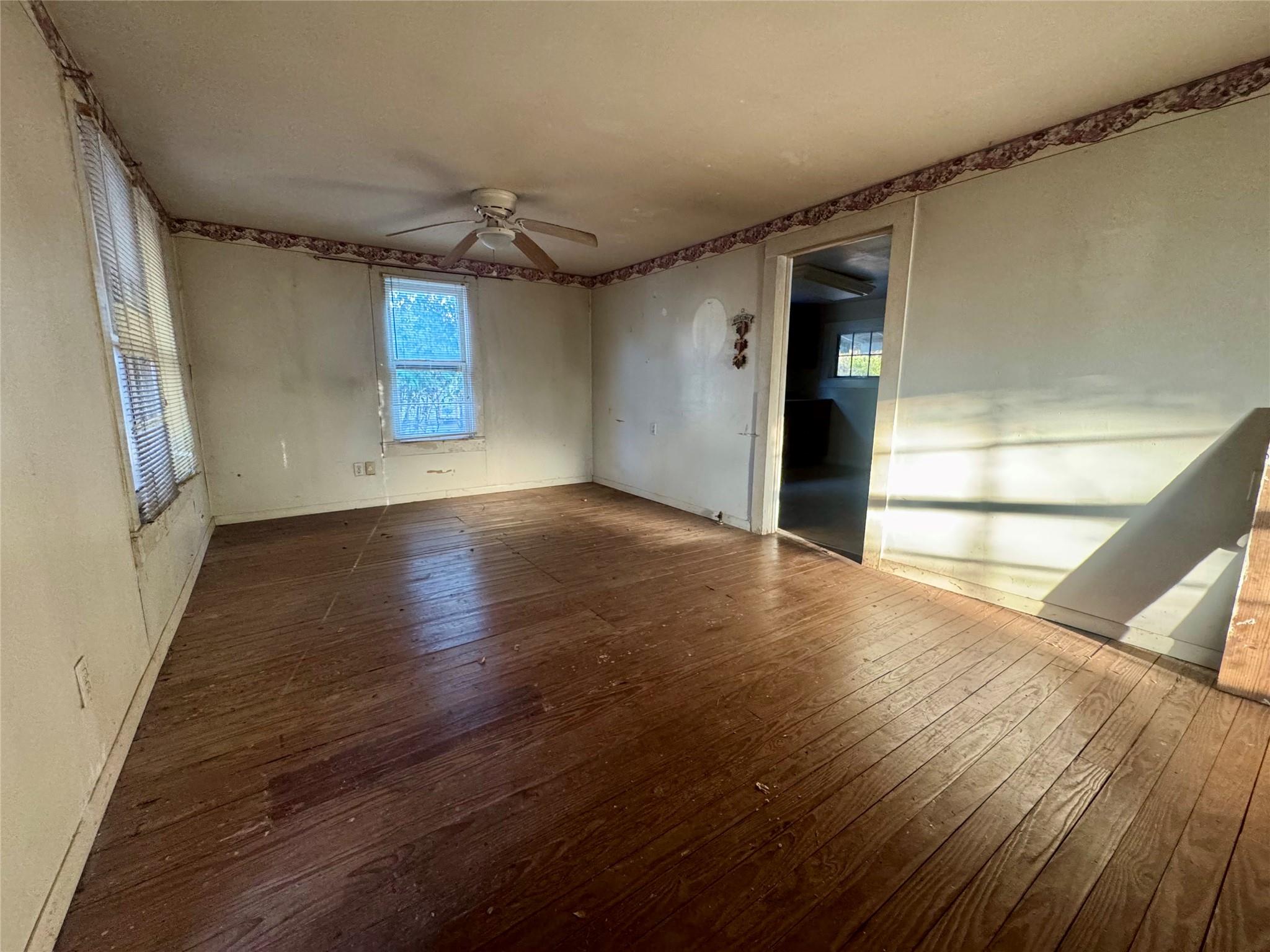 1017 Dailey St, San Marcos, TX 78666