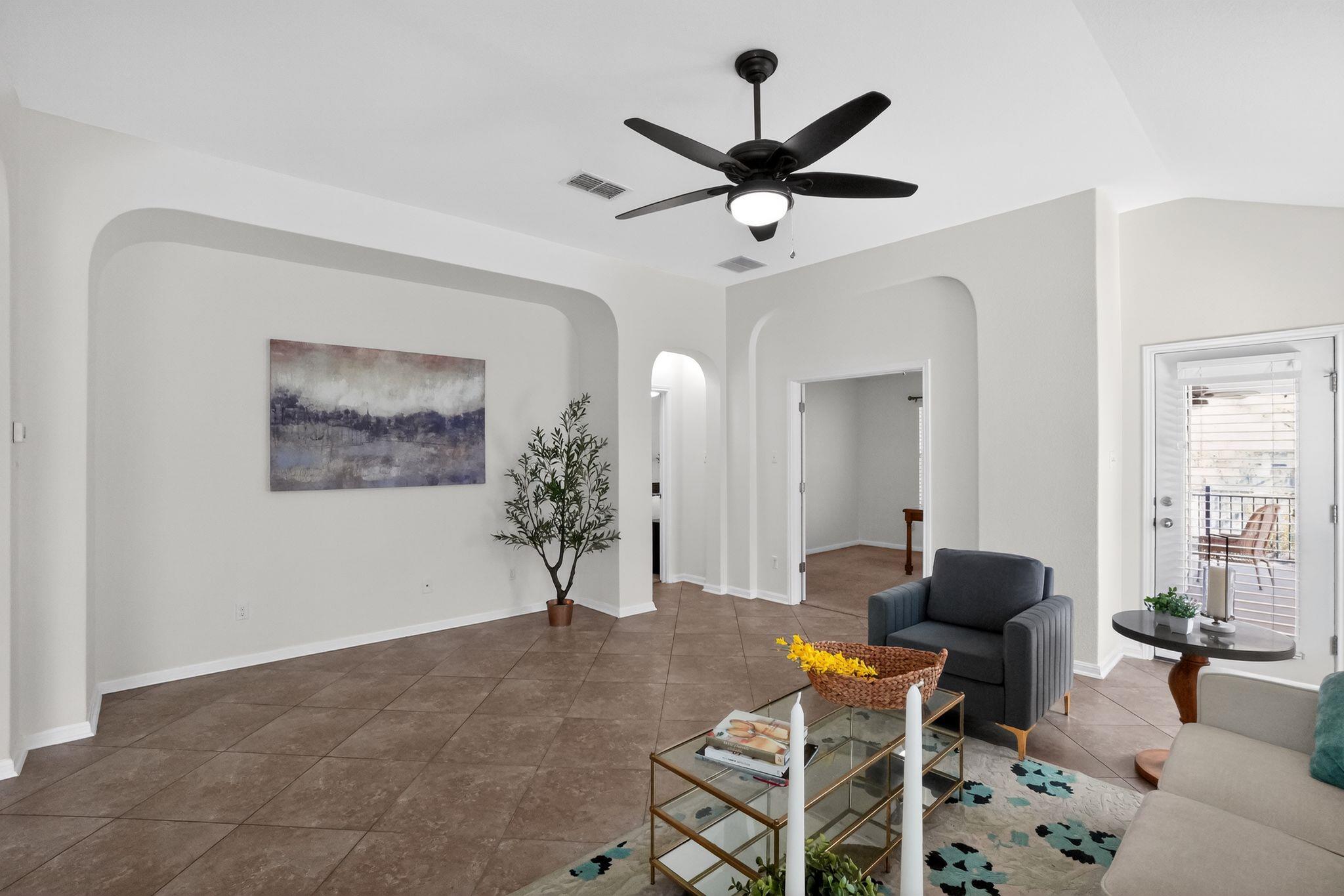 591 Middle Crk, Buda, TX 78610