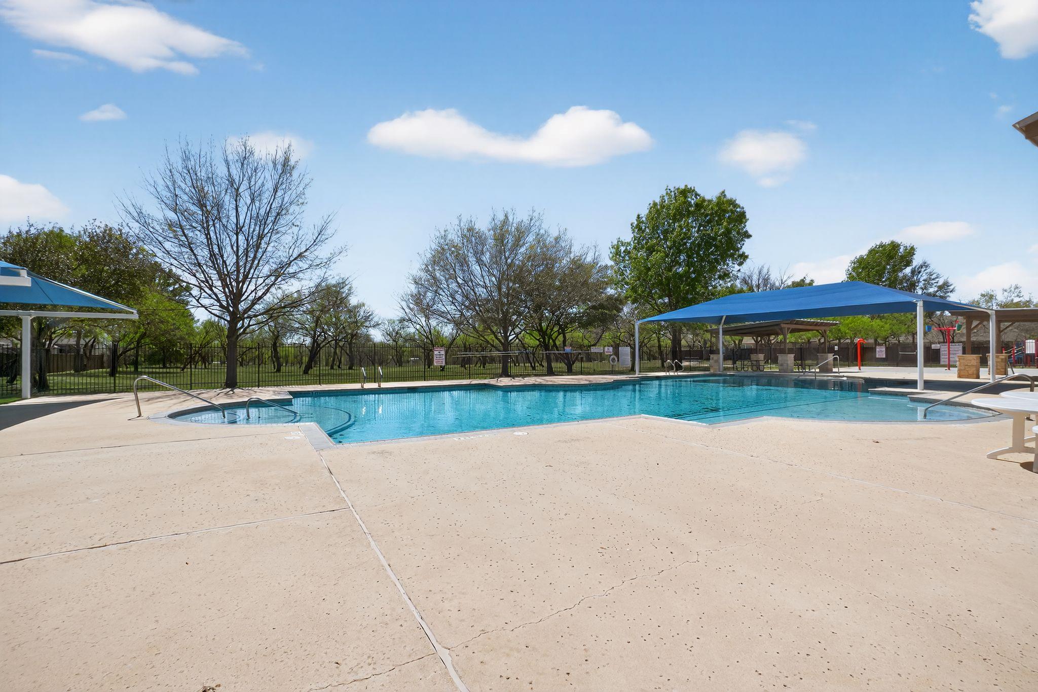 591 Middle Crk, Buda, TX 78610