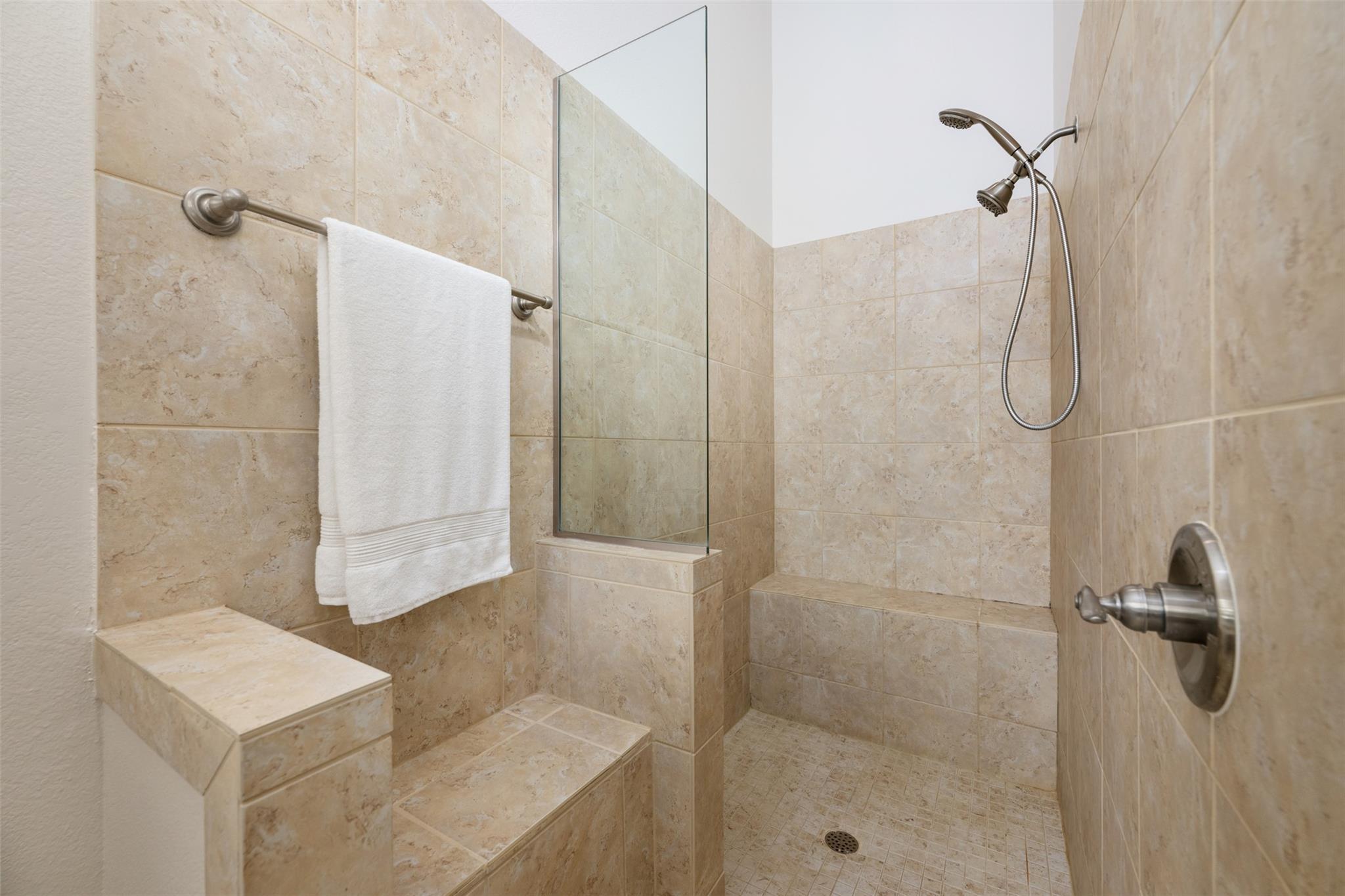 205 Antigua Way, Lakeway, TX 78738