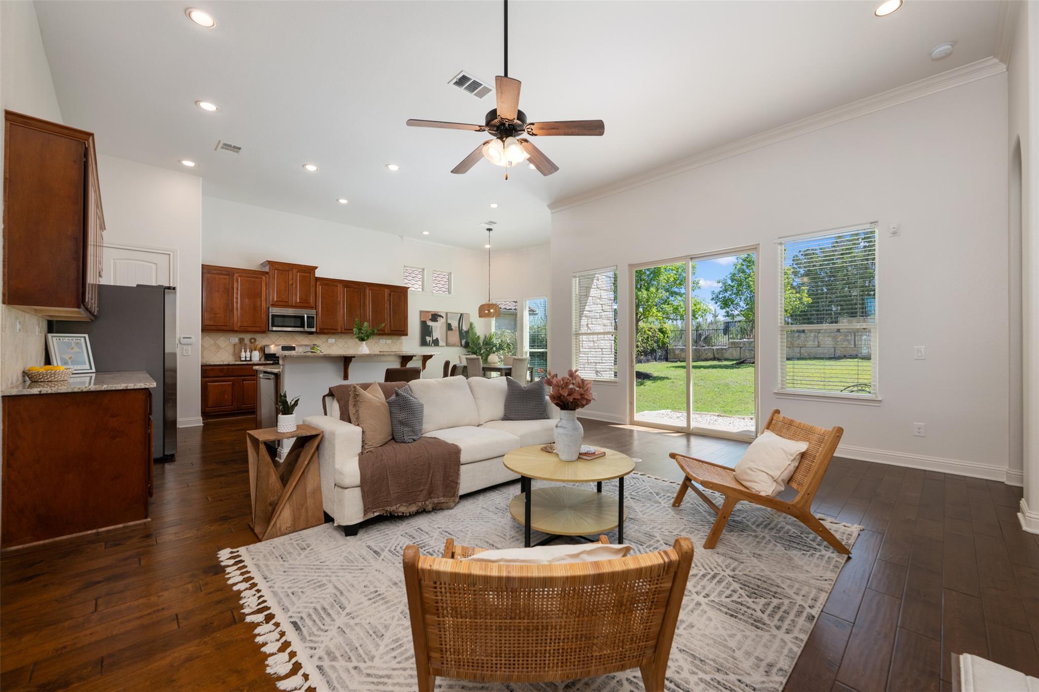 205 Antigua Way, Lakeway, TX 78738