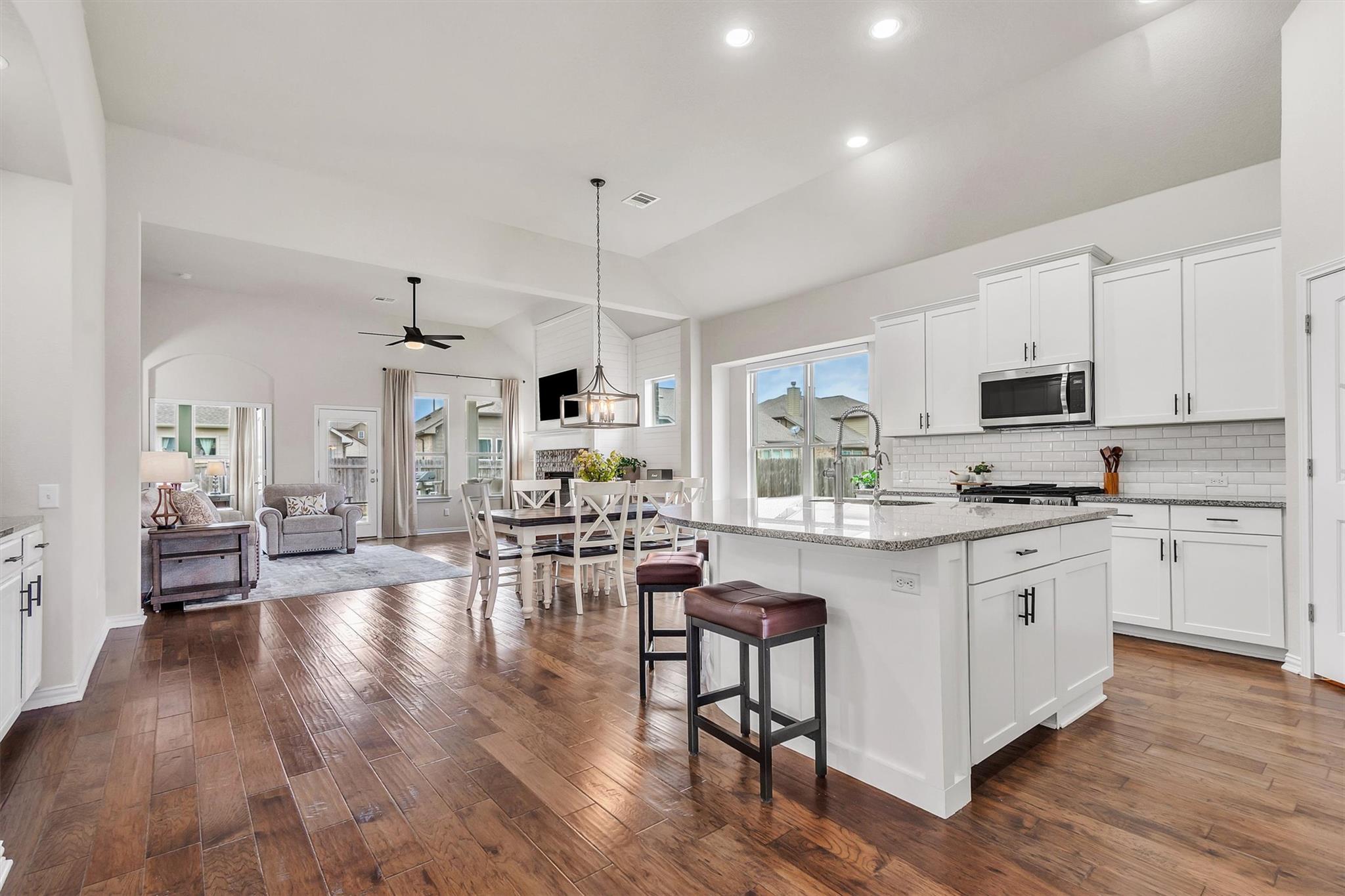 117 Fattoria Cv, Liberty Hill, TX 78642