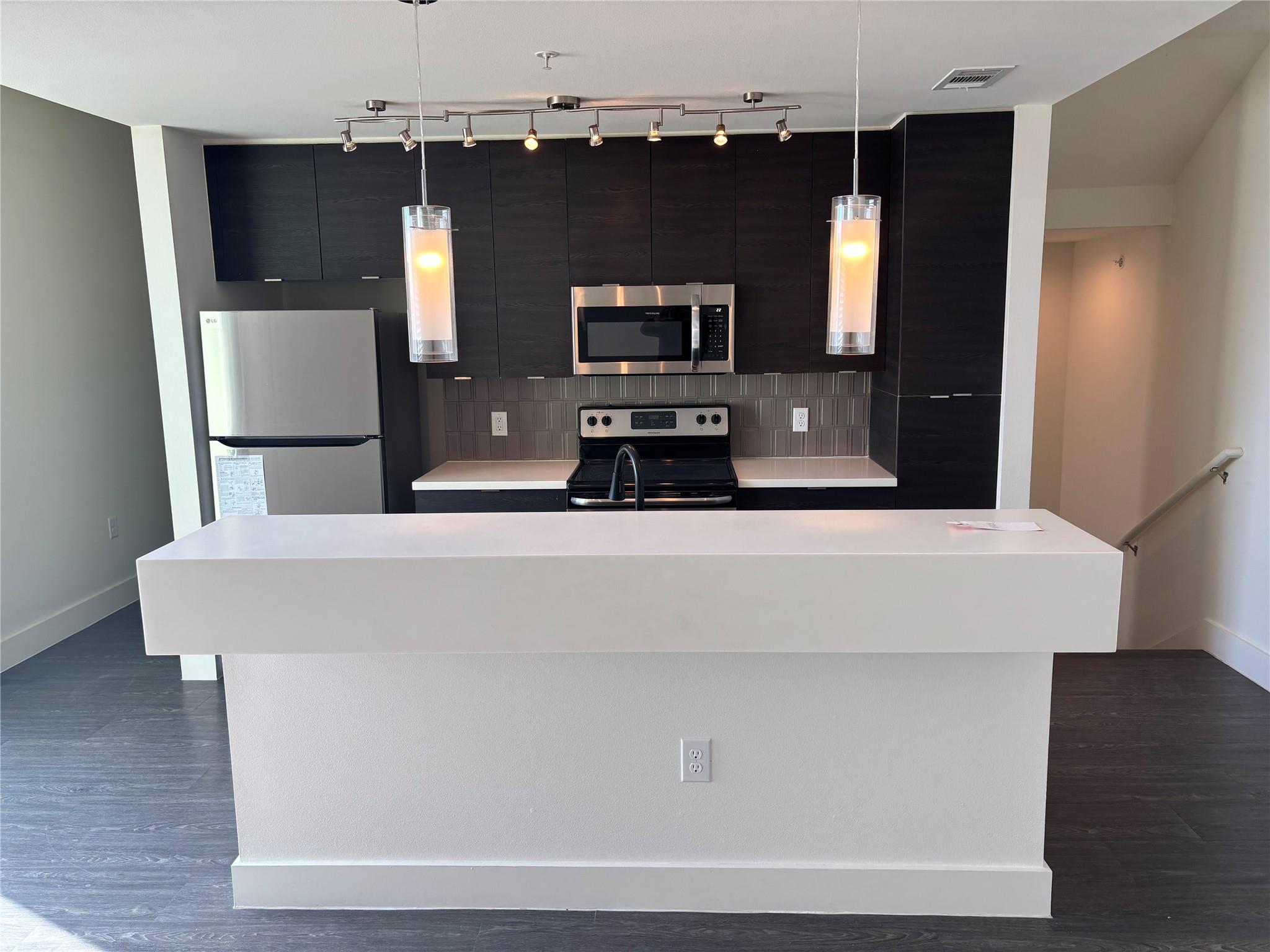 604 N Bluff Dr # 242, Austin, TX 78745