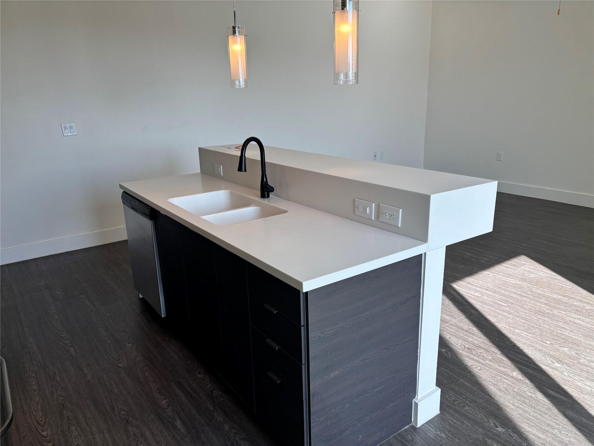 604 N Bluff Dr # 242, Austin, TX 78745