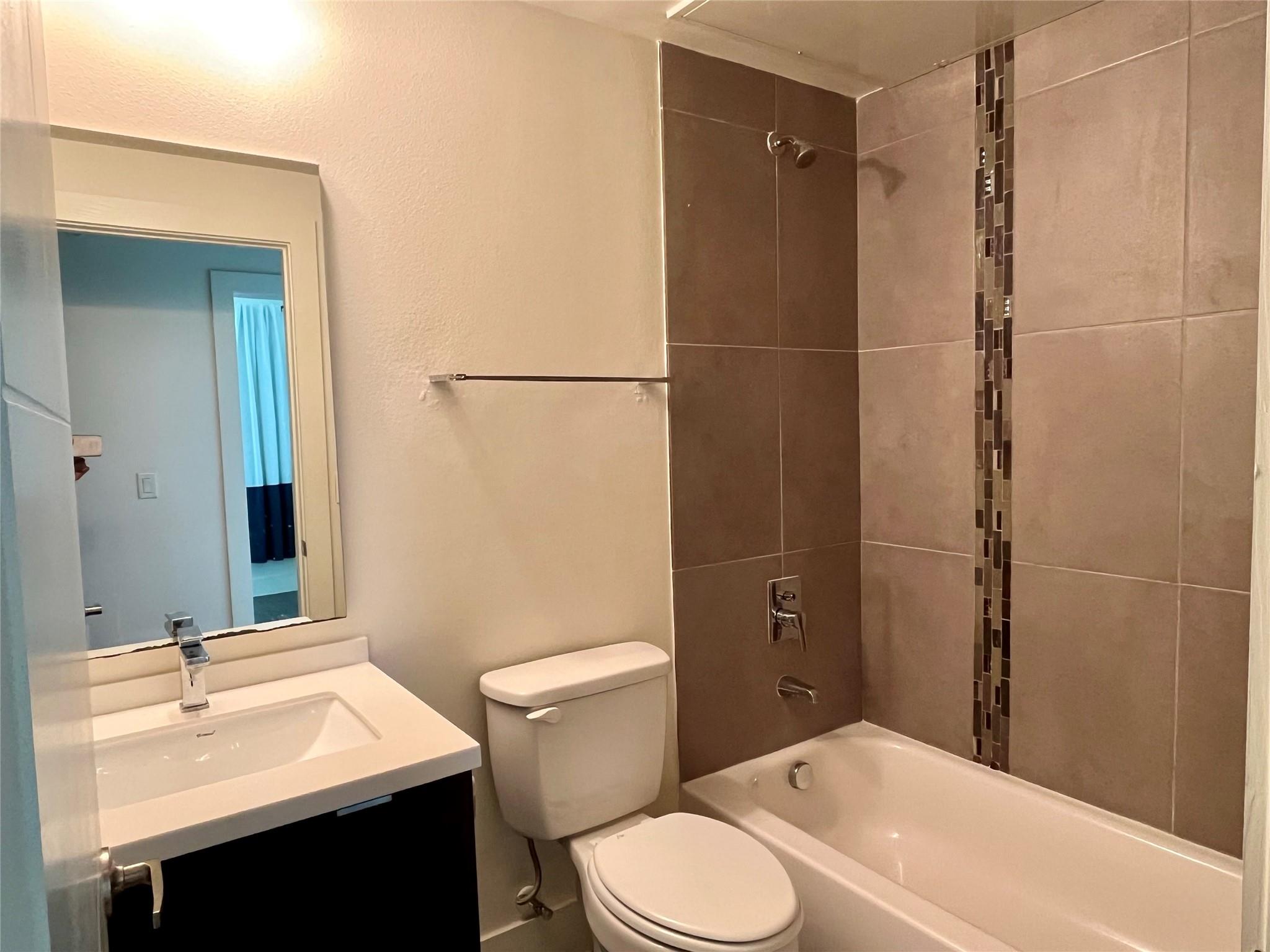 604 N Bluff Dr # 242, Austin, TX 78745