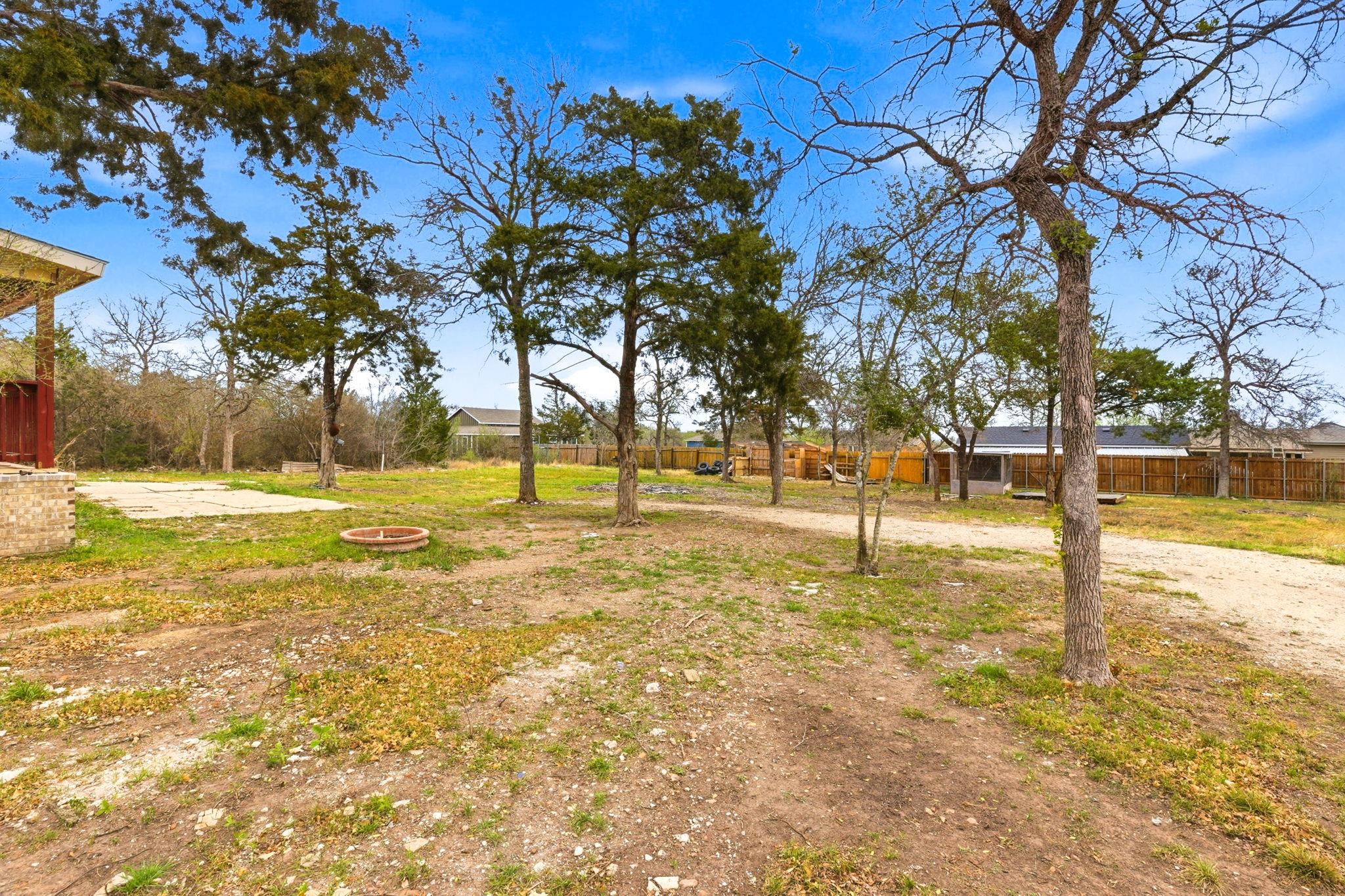 112 Chihuahua Dr, Del Valle, TX 78617