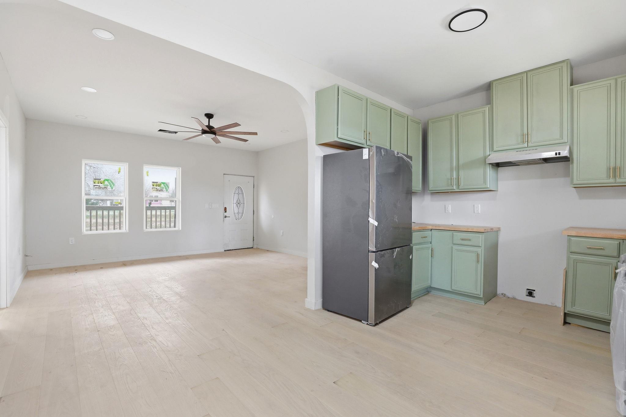 112 Chihuahua Dr, Del Valle, TX 78617