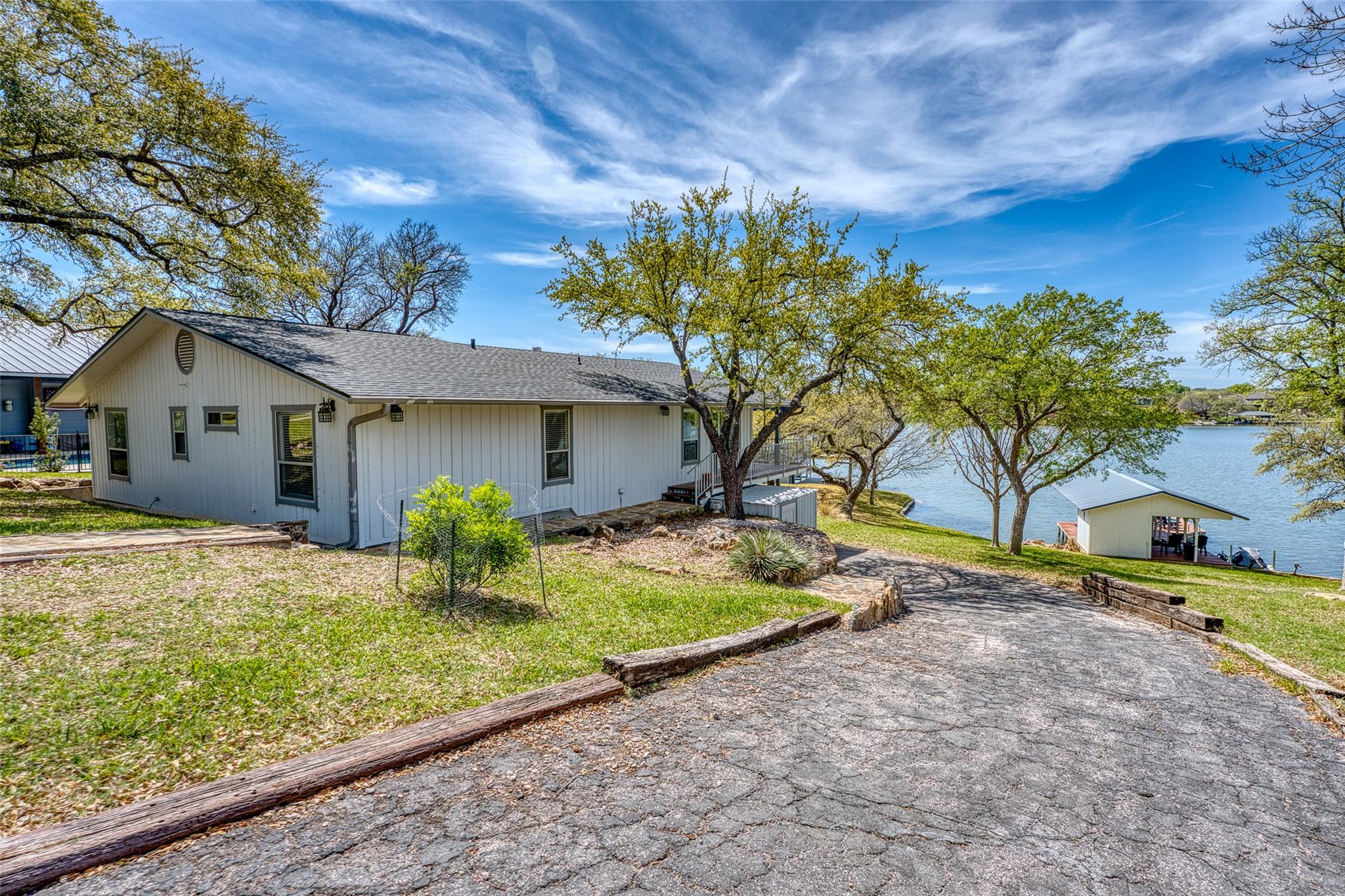 3600 Packsaddle Dr, Horseshoe Bay, TX 78657
