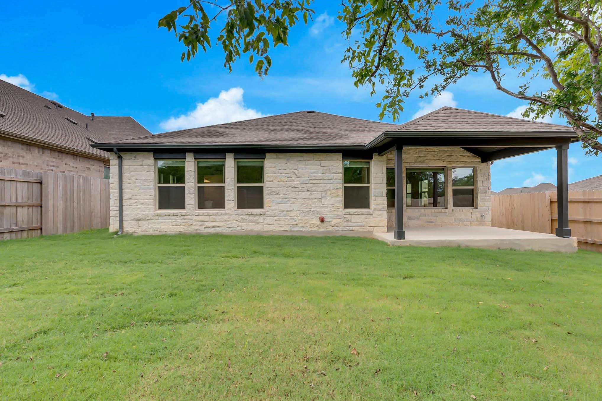 271 Jefferson Dr, Kyle, TX 78640