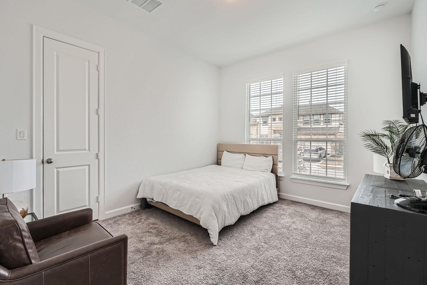 582 Wild Pecan Loop, Buda, TX 78610