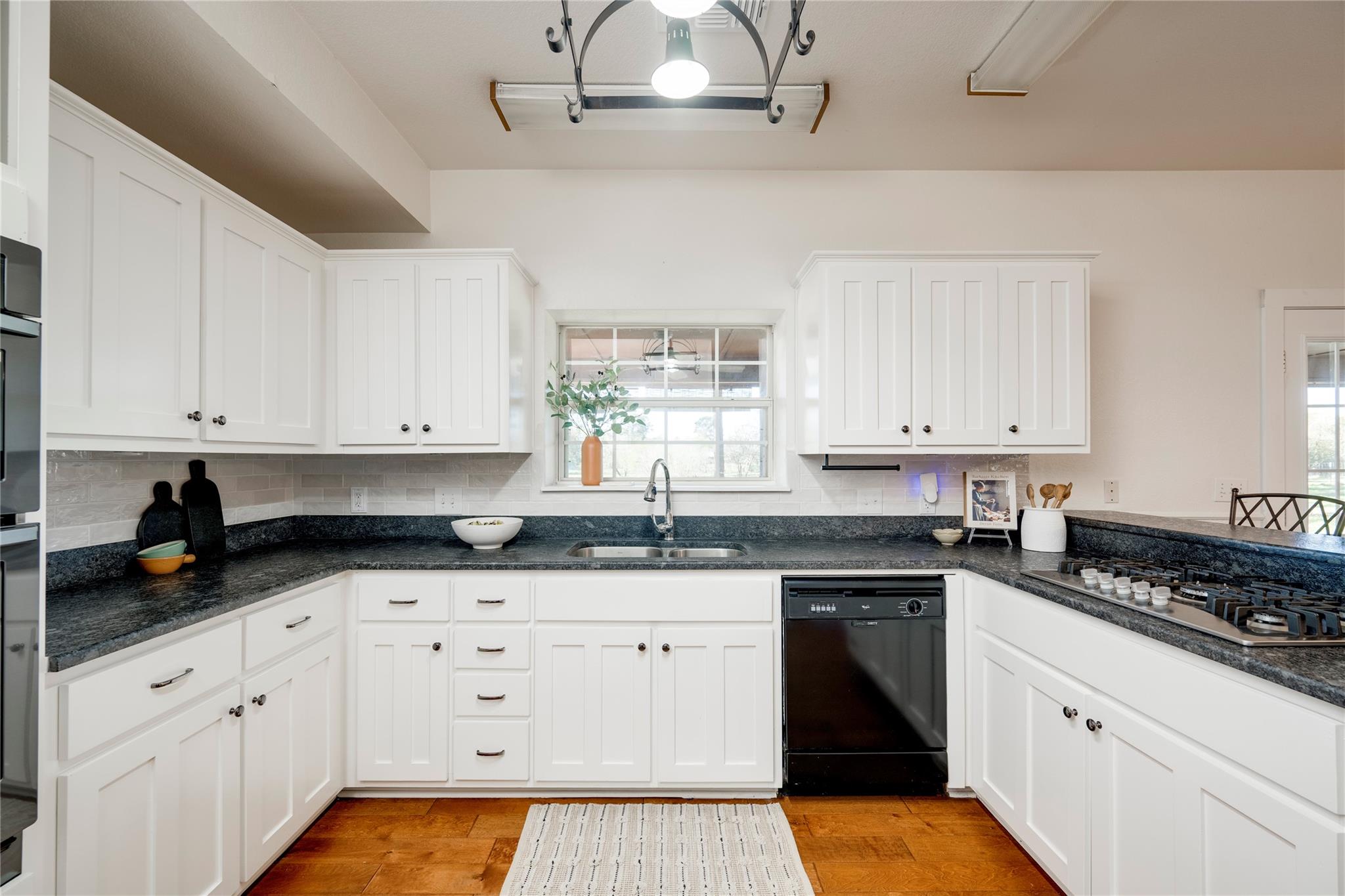 179 Rainbow Dr, Bastrop, TX 78602