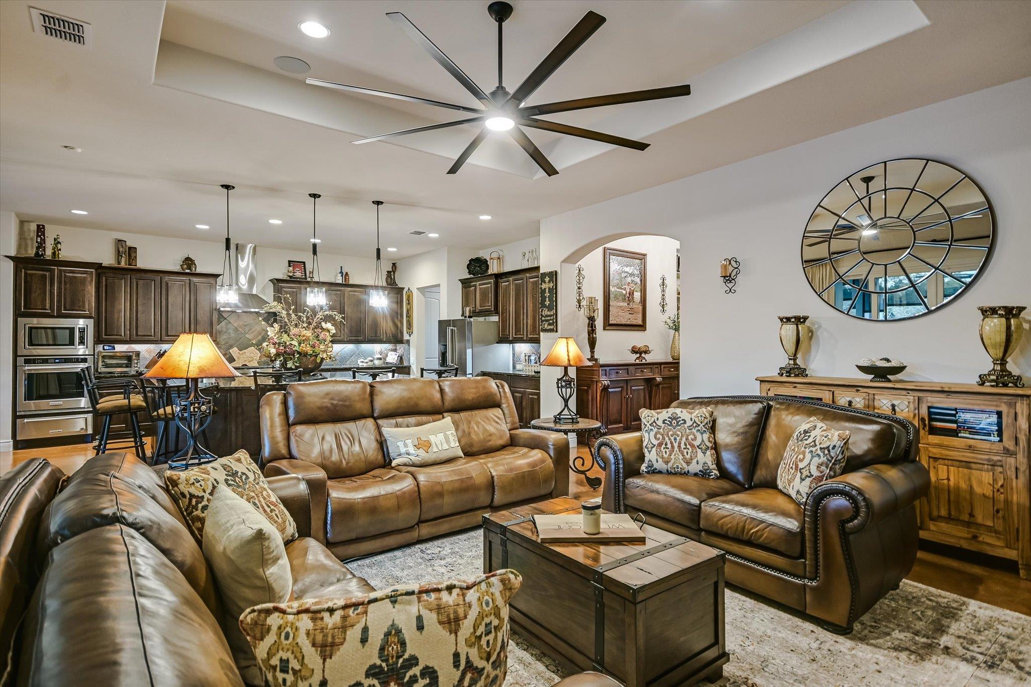 250 BROWN SADDLE Cv, Driftwood, TX 78619