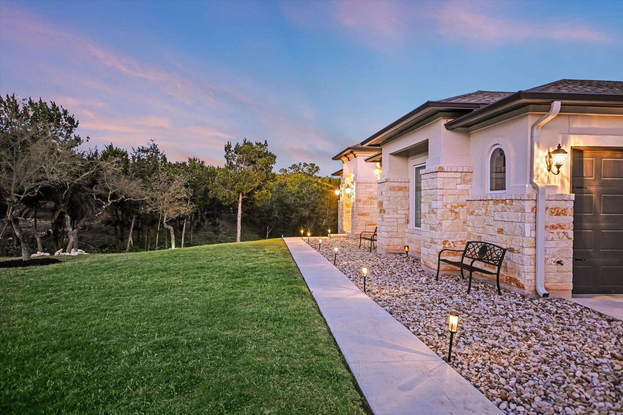 250 BROWN SADDLE Cv, Driftwood, TX 78619