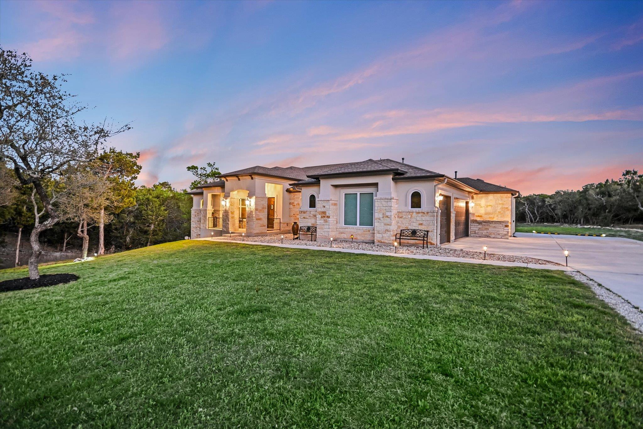 250 BROWN SADDLE Cv, Driftwood, TX 78619