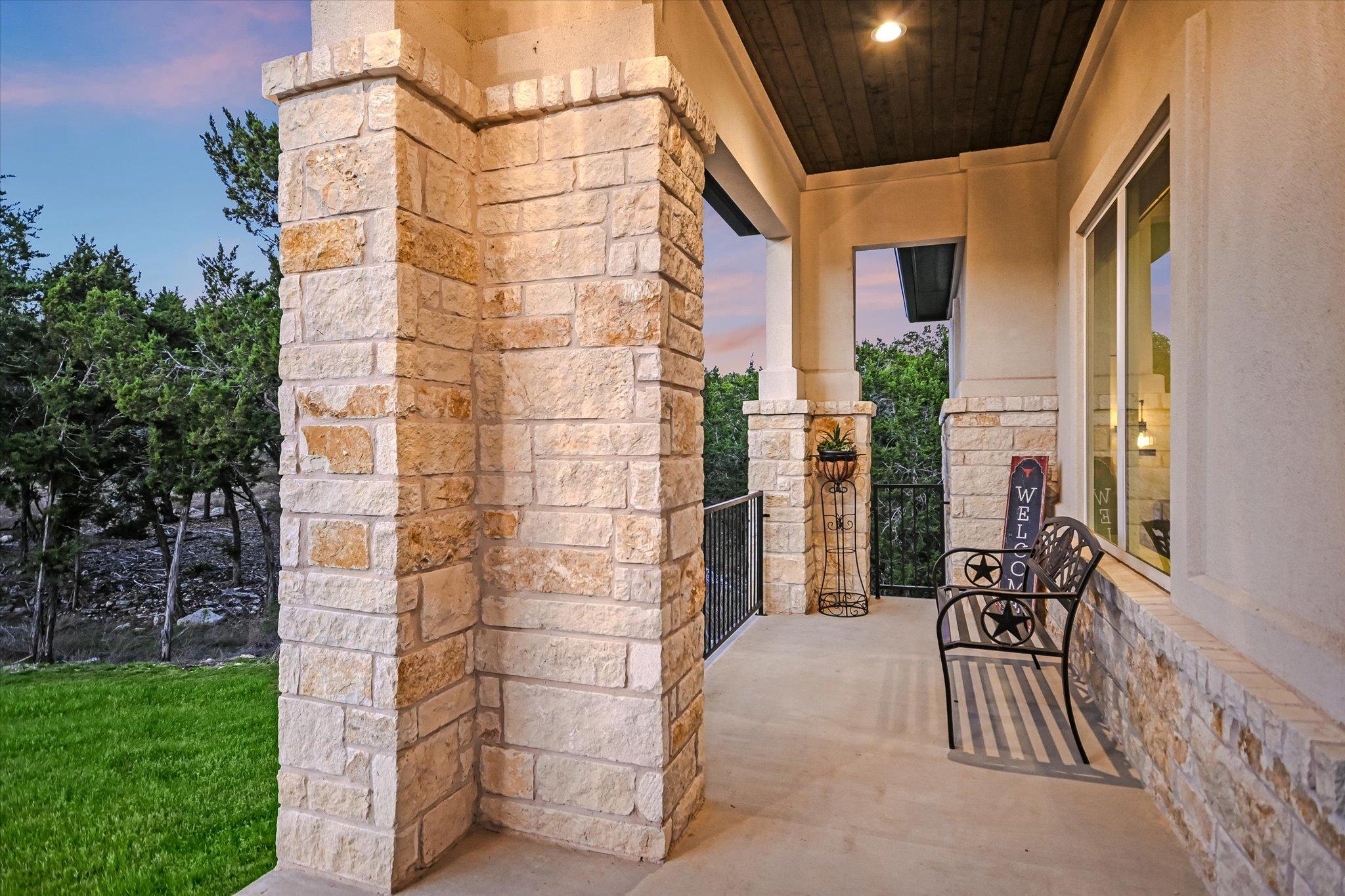 250 BROWN SADDLE Cv, Driftwood, TX 78619