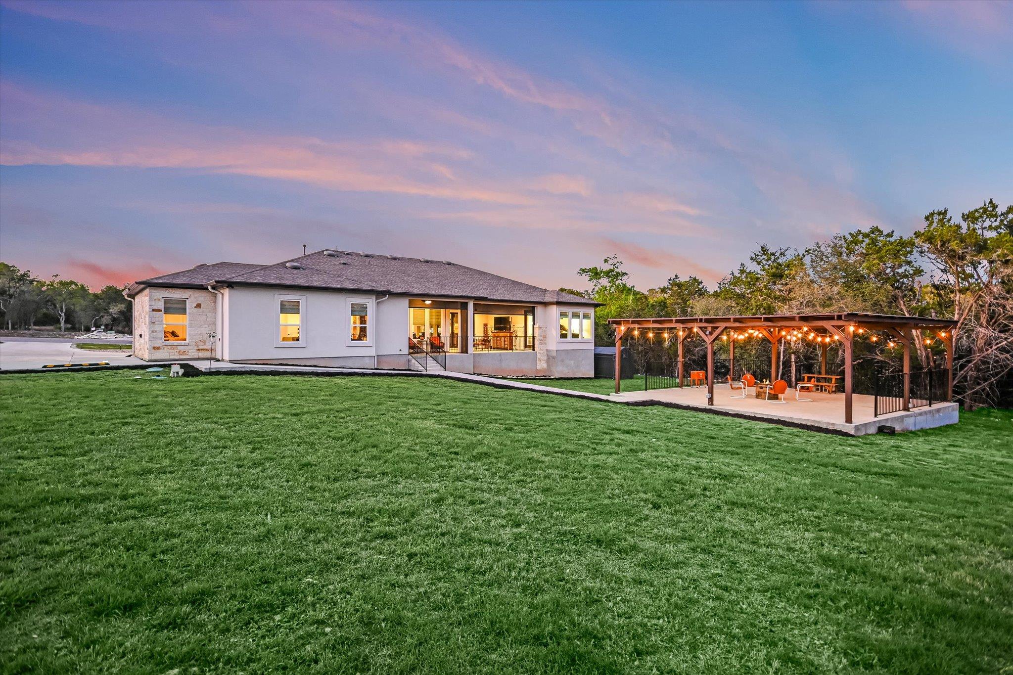 250 BROWN SADDLE Cv, Driftwood, TX 78619