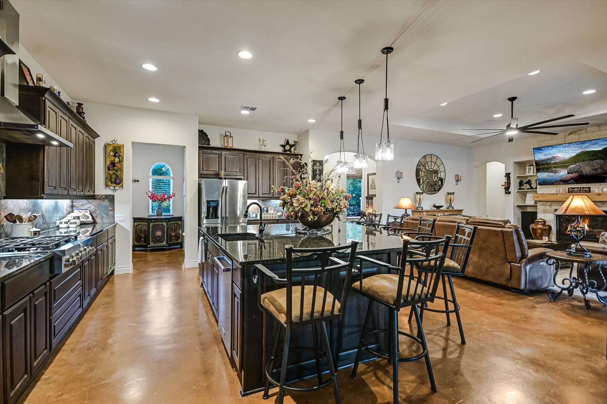 250 BROWN SADDLE Cv, Driftwood, TX 78619