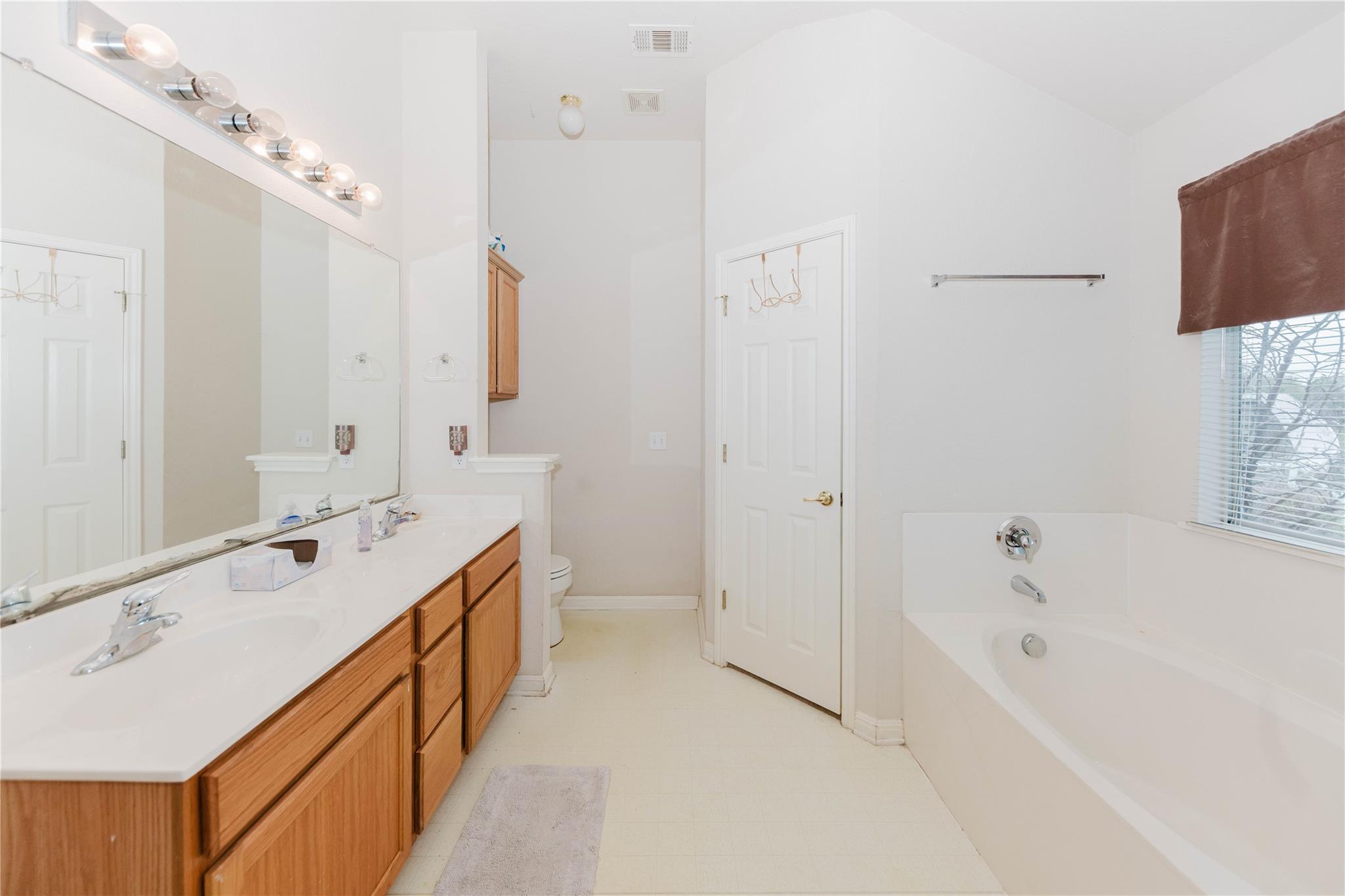 223 Martin Crossing Dr, Cedar Creek, TX 78612