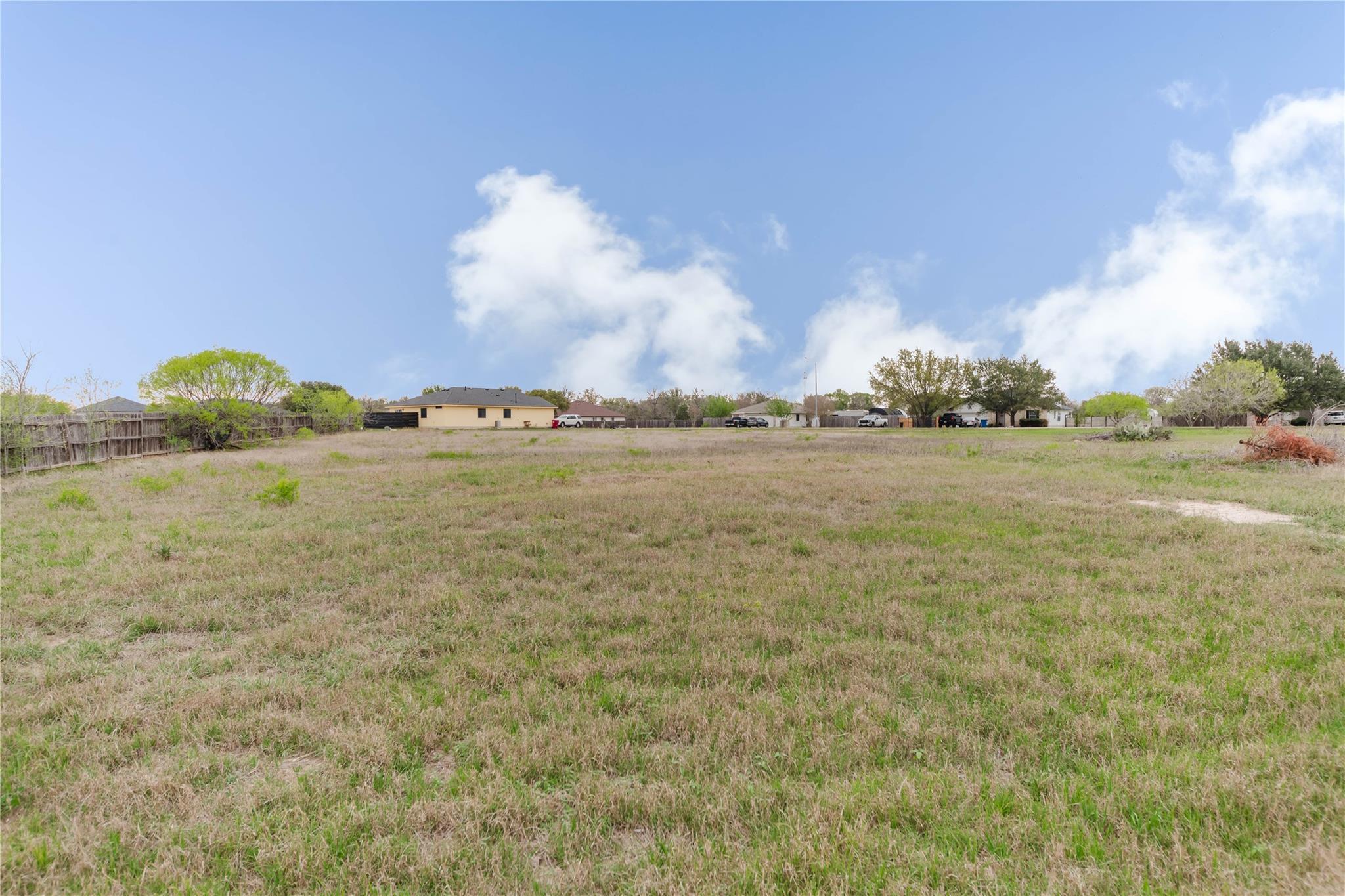 223 Martin Crossing Dr, Cedar Creek, TX 78612