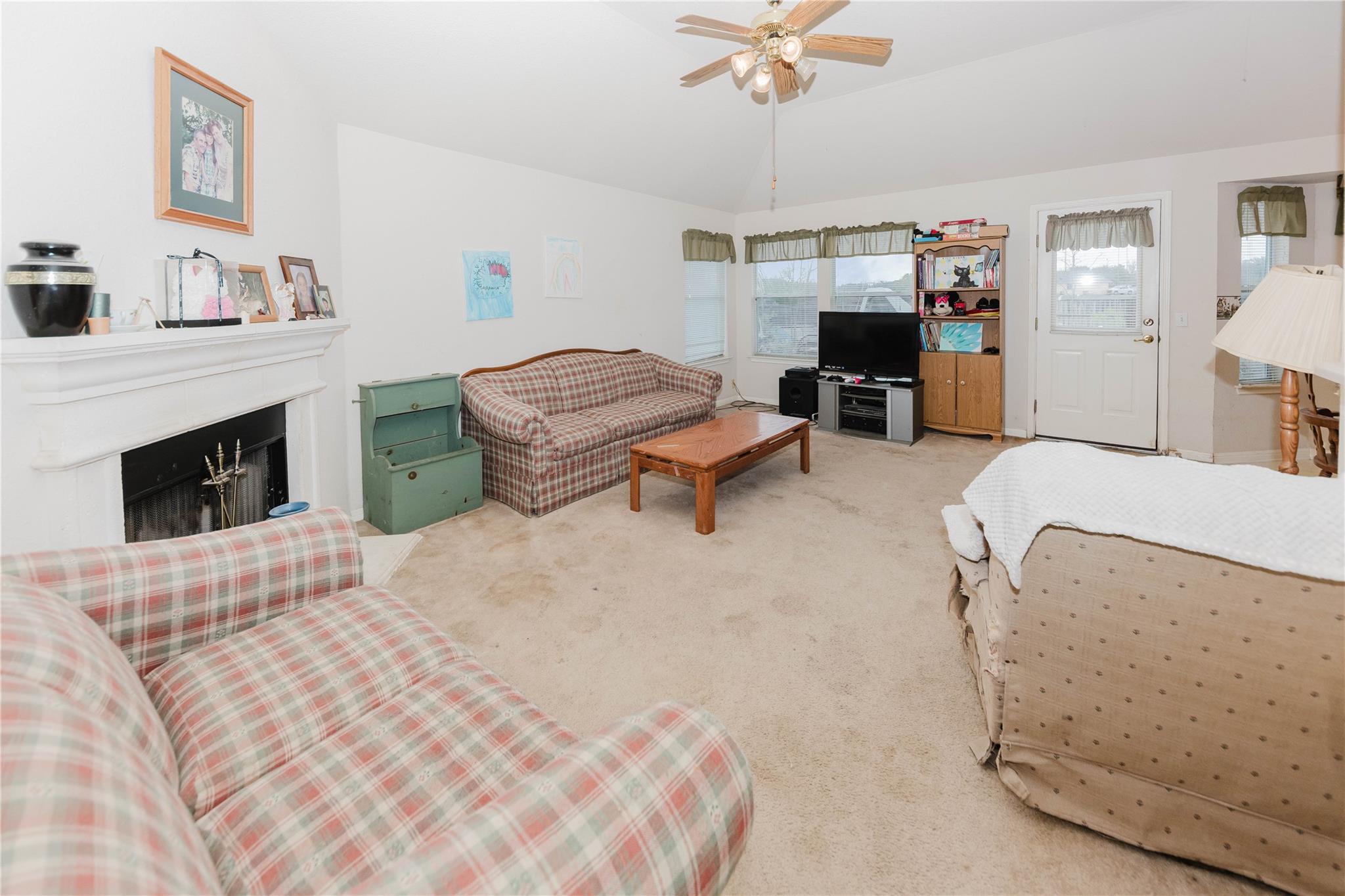 223 Martin Crossing Dr, Cedar Creek, TX 78612