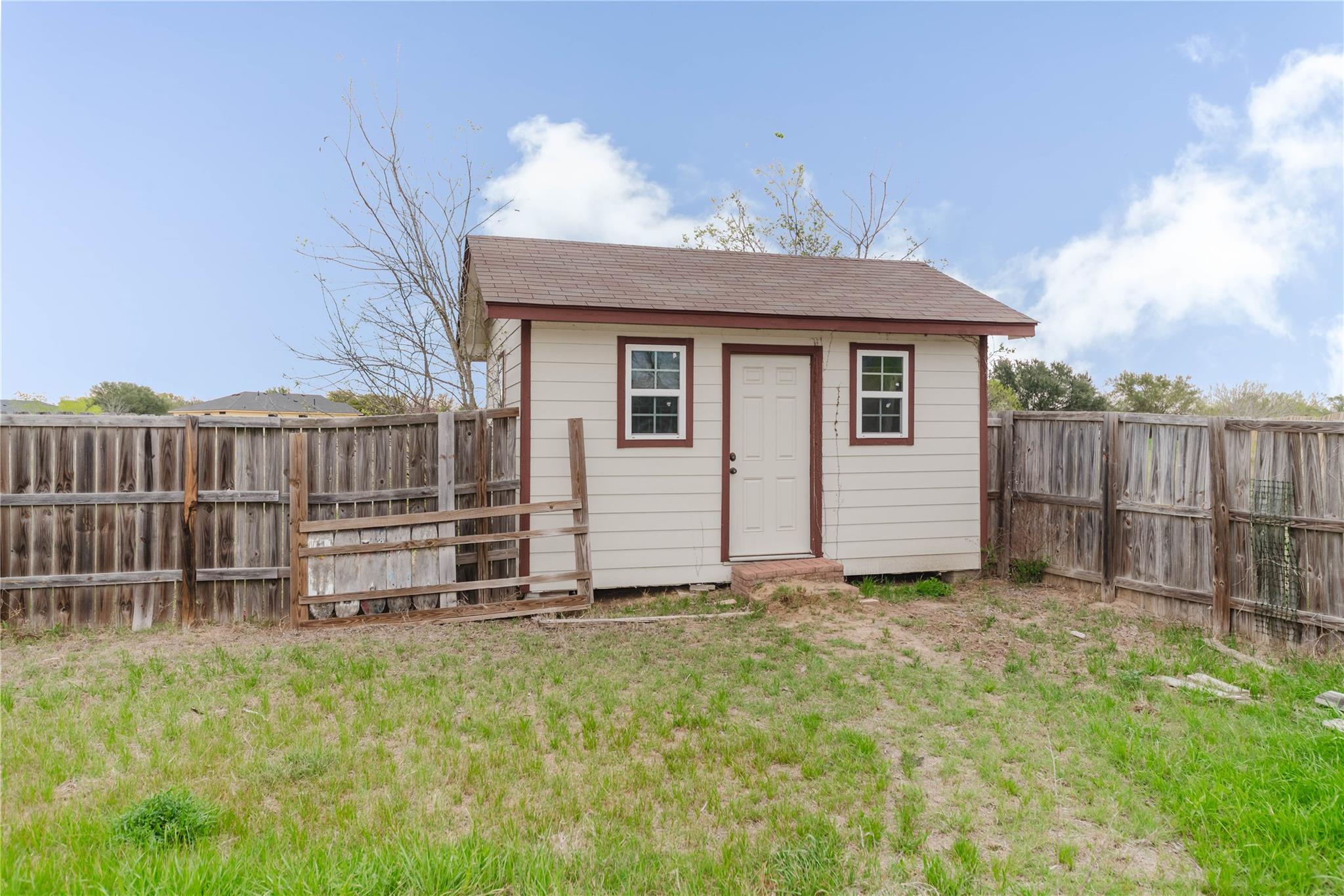 223 Martin Crossing Dr, Cedar Creek, TX 78612