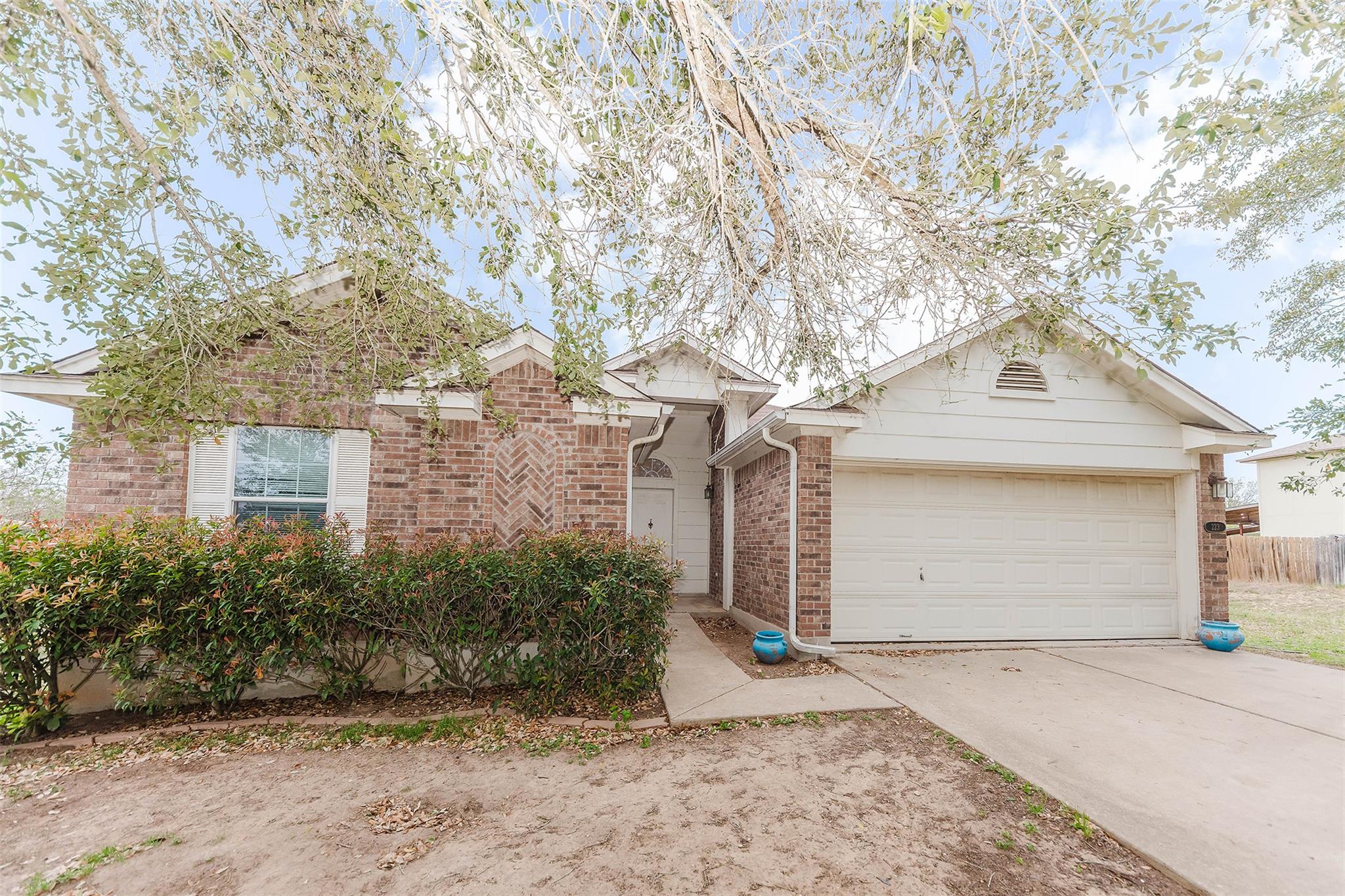 223 Martin Crossing Dr, Cedar Creek, TX 78612