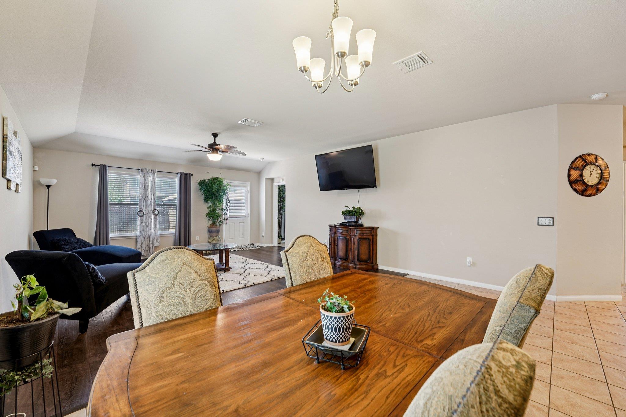 308 Nueces River Trl, Hutto, TX 78634