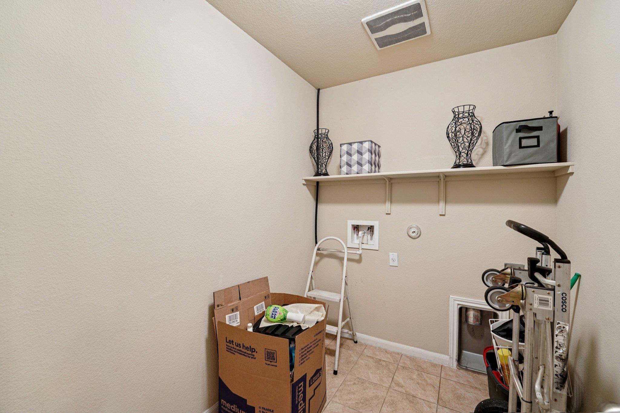 308 Nueces River Trl, Hutto, TX 78634