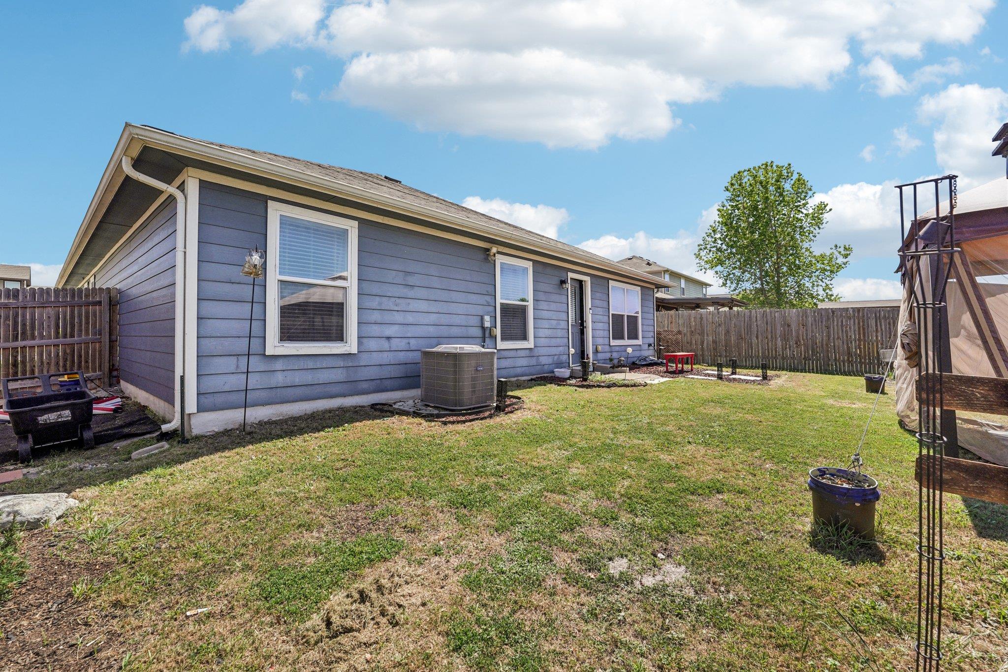 308 Nueces River Trl, Hutto, TX 78634