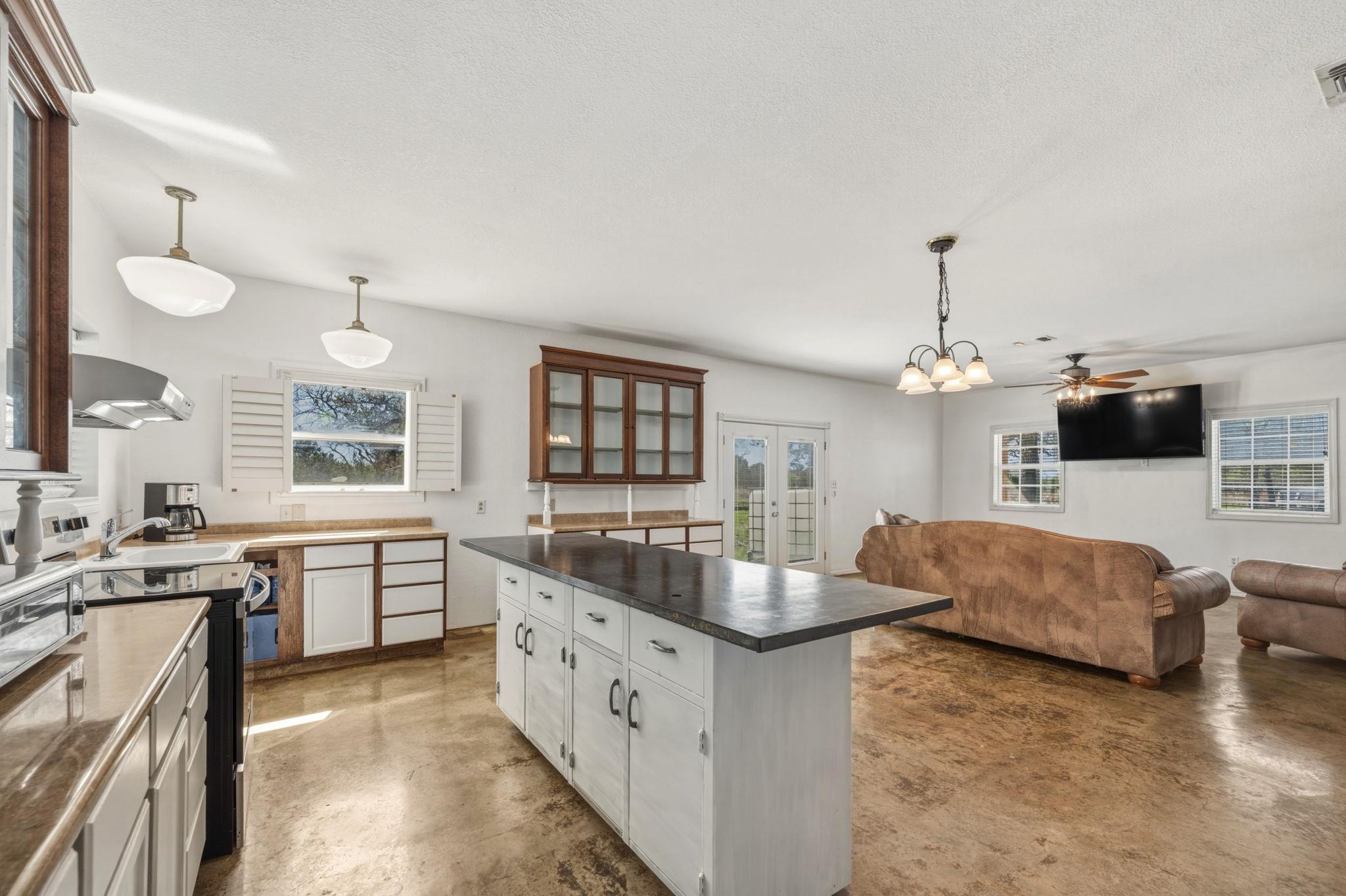 1301 Altwein Rd, Blanco, TX 78606