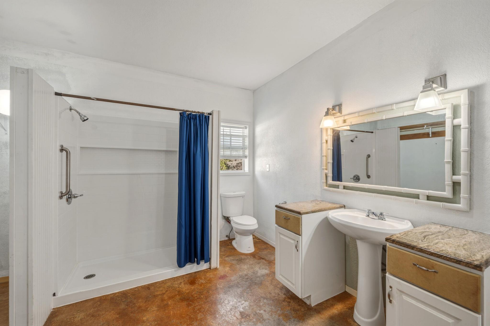 1301 Altwein Rd, Blanco, TX 78606