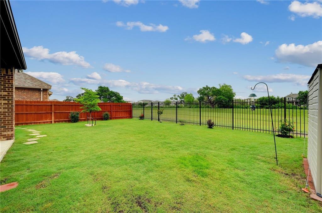 504 Mistflower Springs Dr, Leander, TX 78641