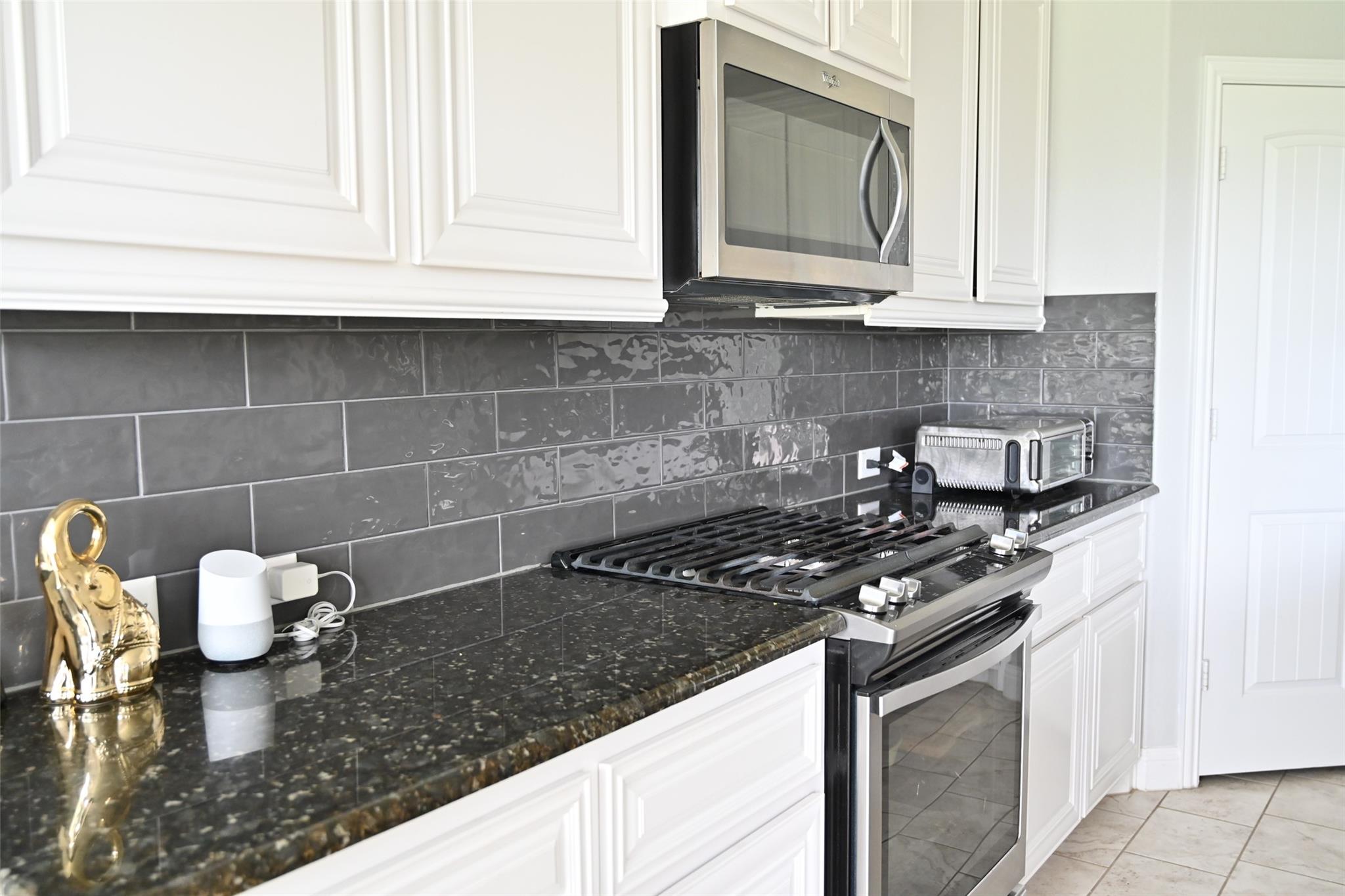 504 Mistflower Springs Dr, Leander, TX 78641