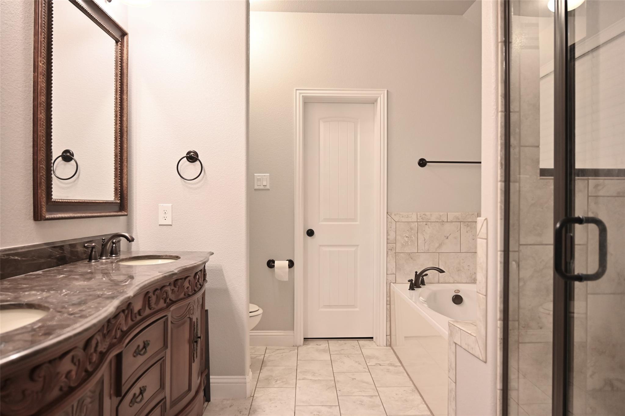 504 Mistflower Springs Dr, Leander, TX 78641