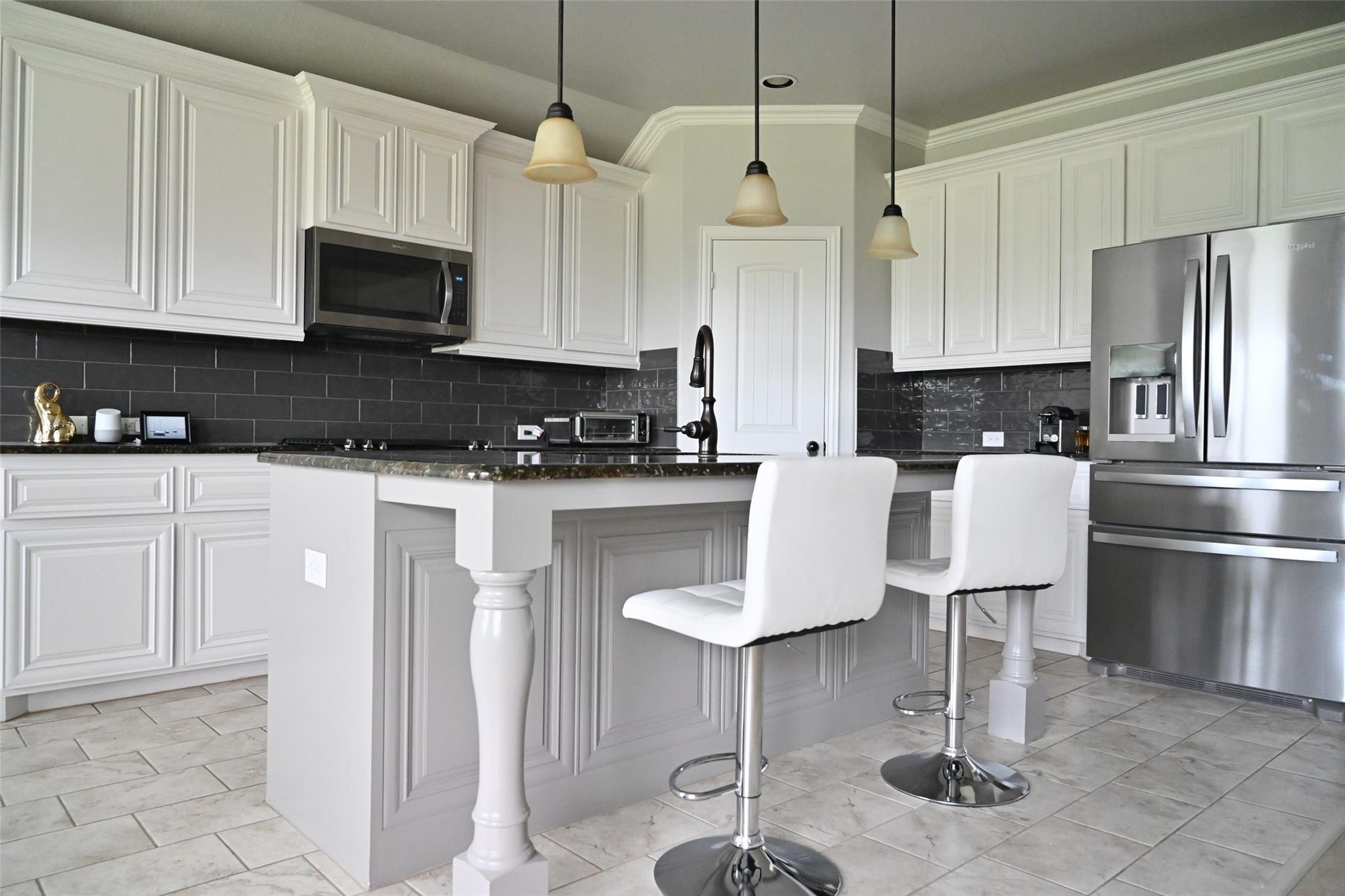 504 Mistflower Springs Dr, Leander, TX 78641