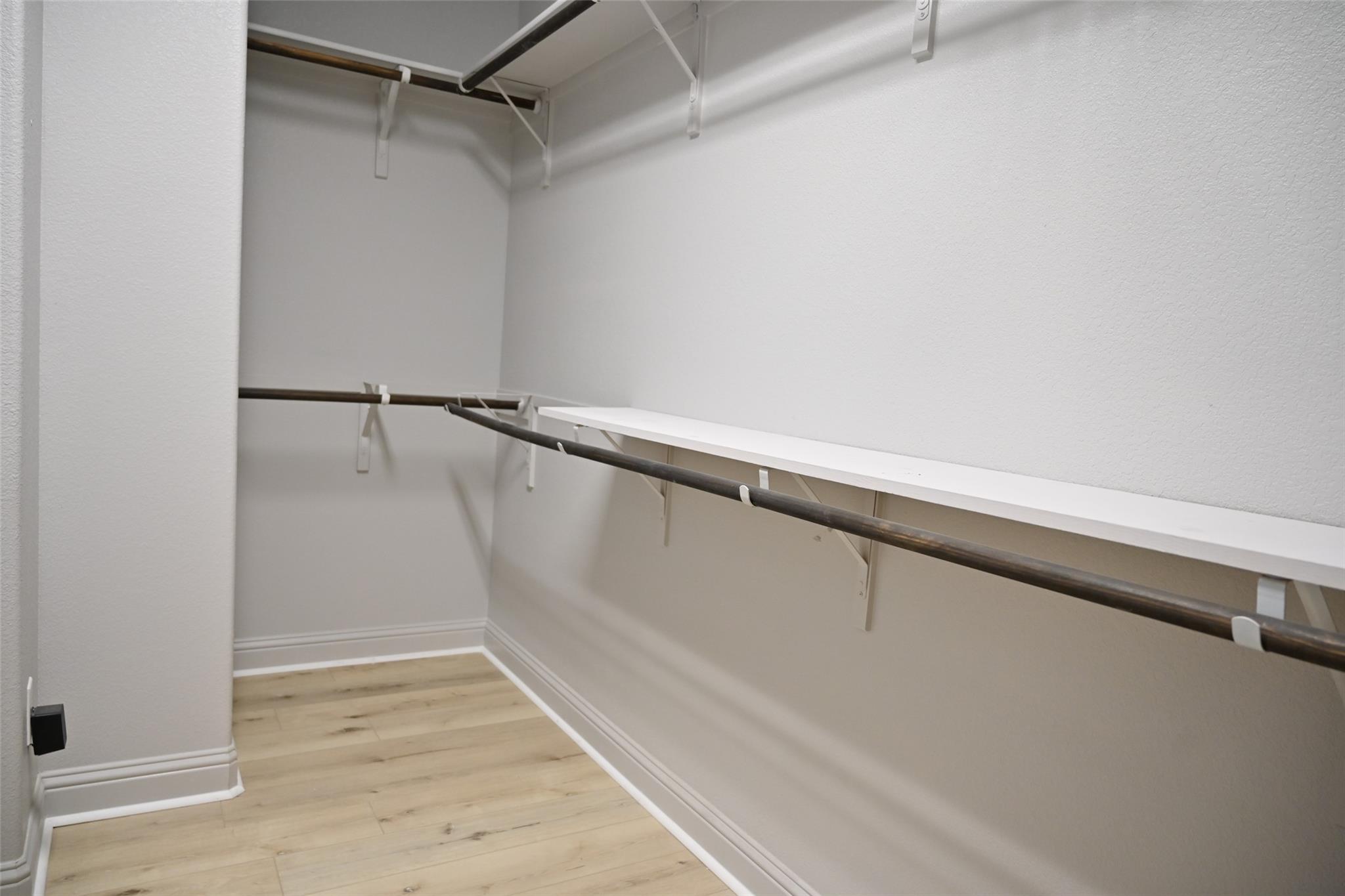 504 Mistflower Springs Dr, Leander, TX 78641