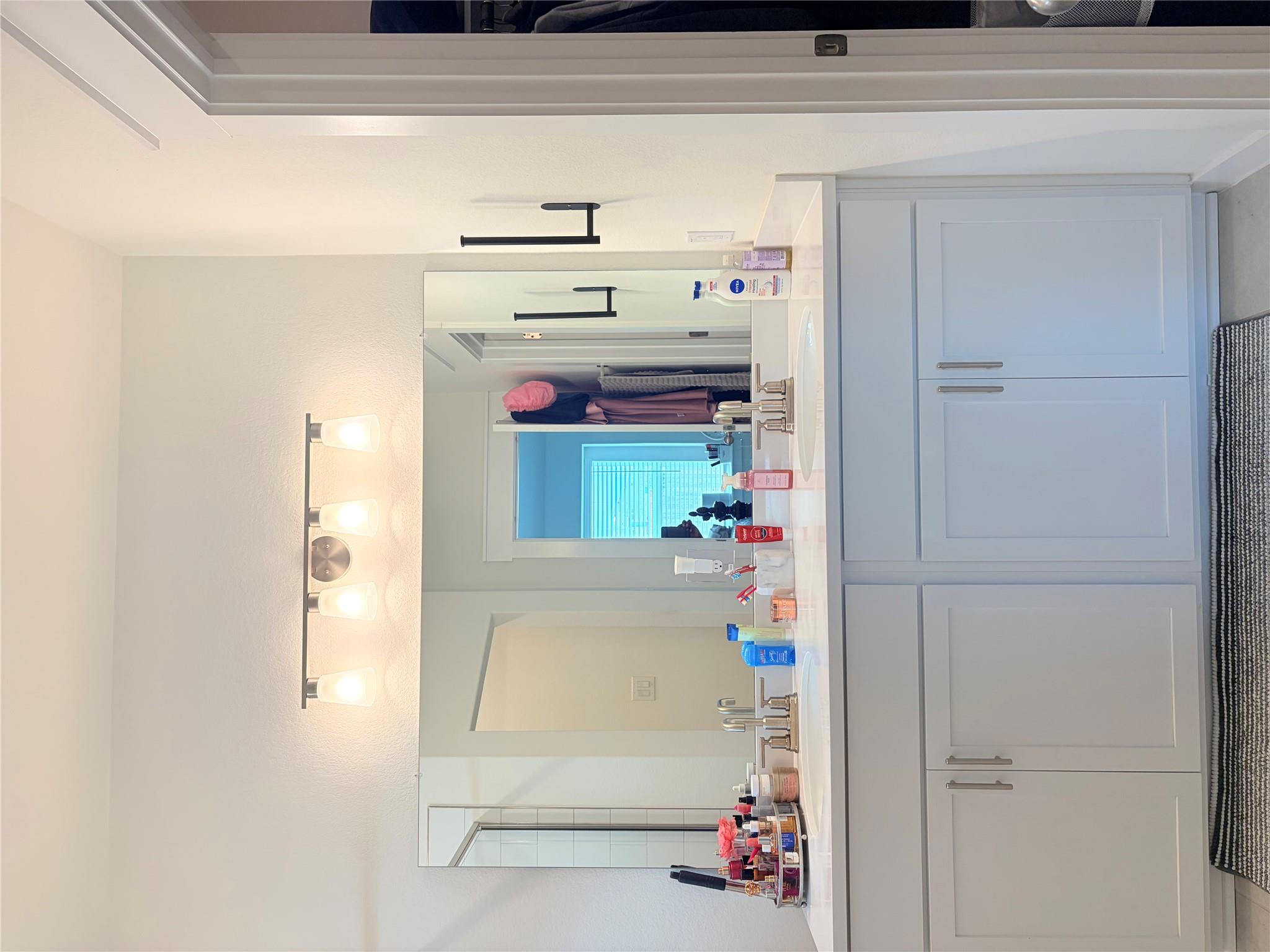 182 Shackleton Dr, Kyle, TX 78640