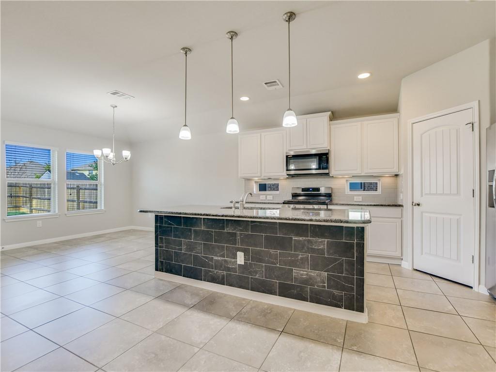 525 Heinatz Flat Ln, Leander, TX 78641