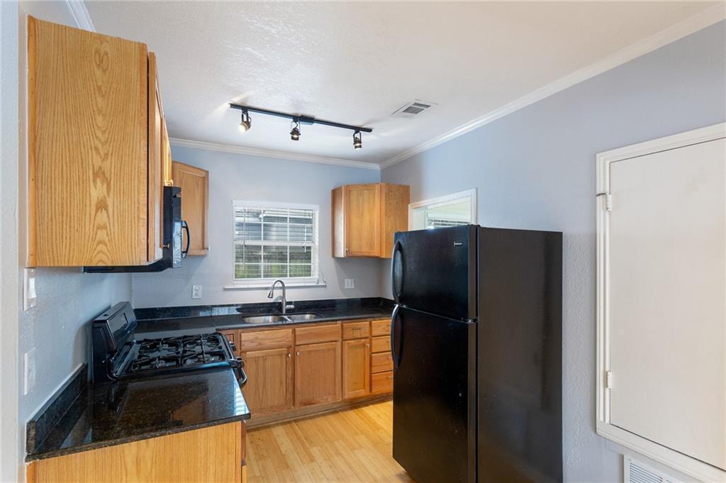 74 Julius St, Austin, TX 78702