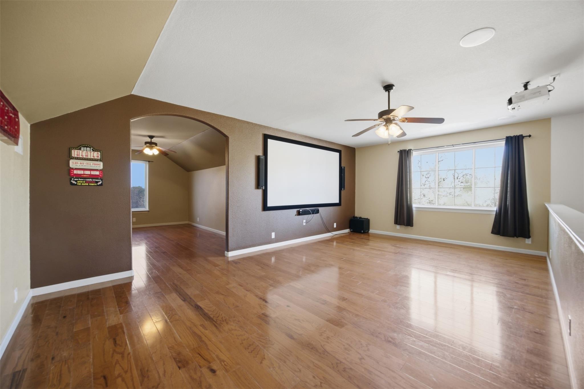 123 Meadowood Dr, Elgin, TX 78621