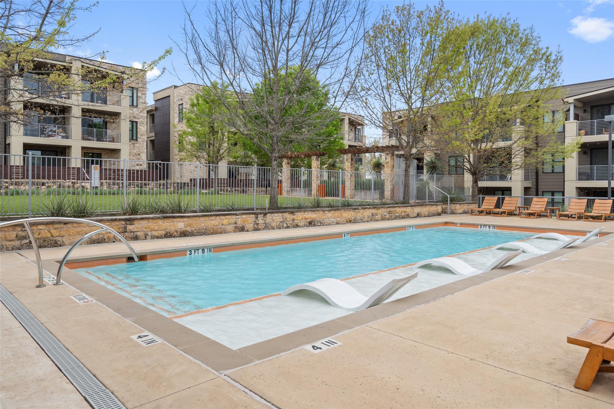 2725 Dulce Ln # 233, Austin, TX 78704