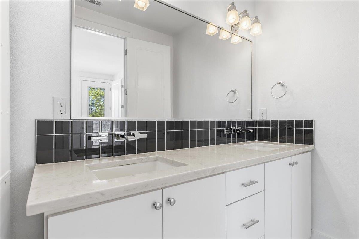 1114 Walton Ln # A, Austin, TX 78721