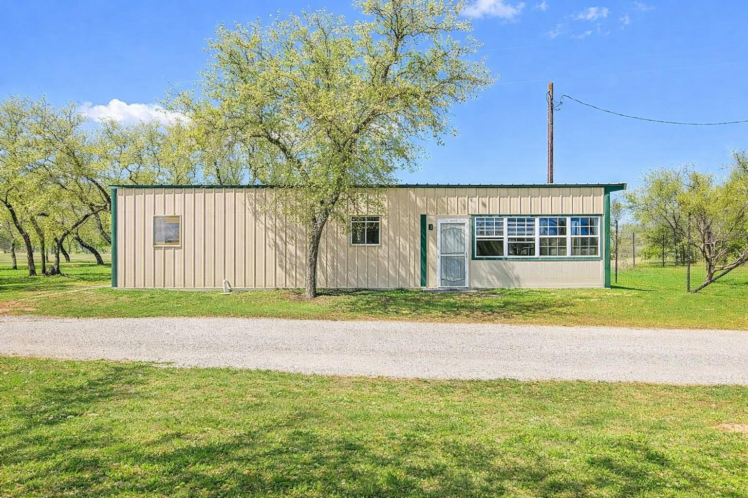 434 W Turner Ct, Johnson City, TX 78636