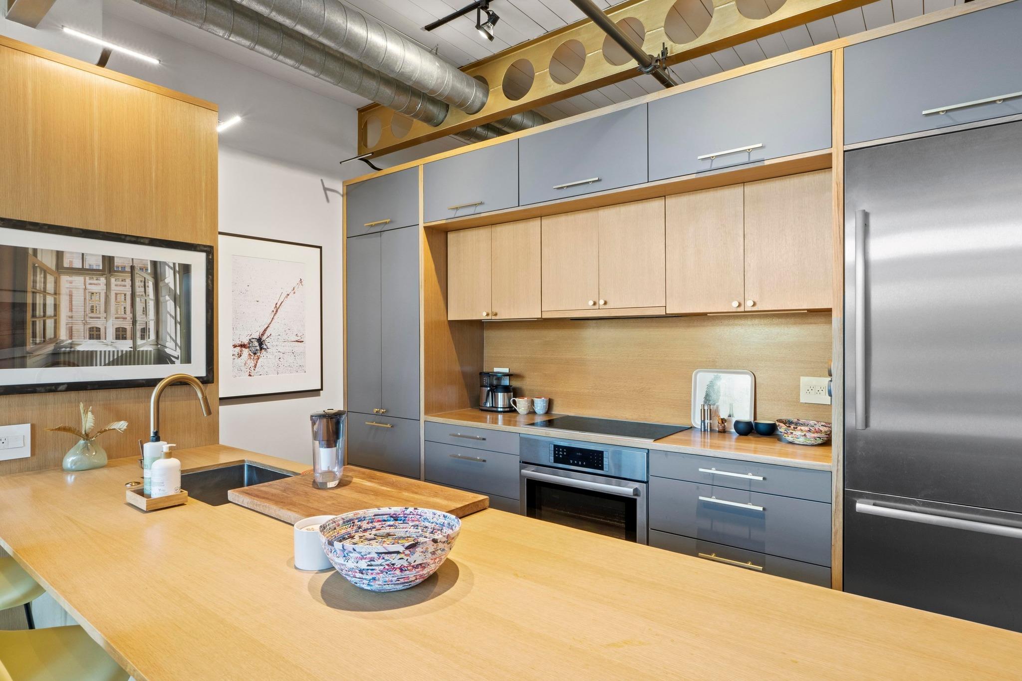 1401 Eva St # 204, Austin, TX 78704