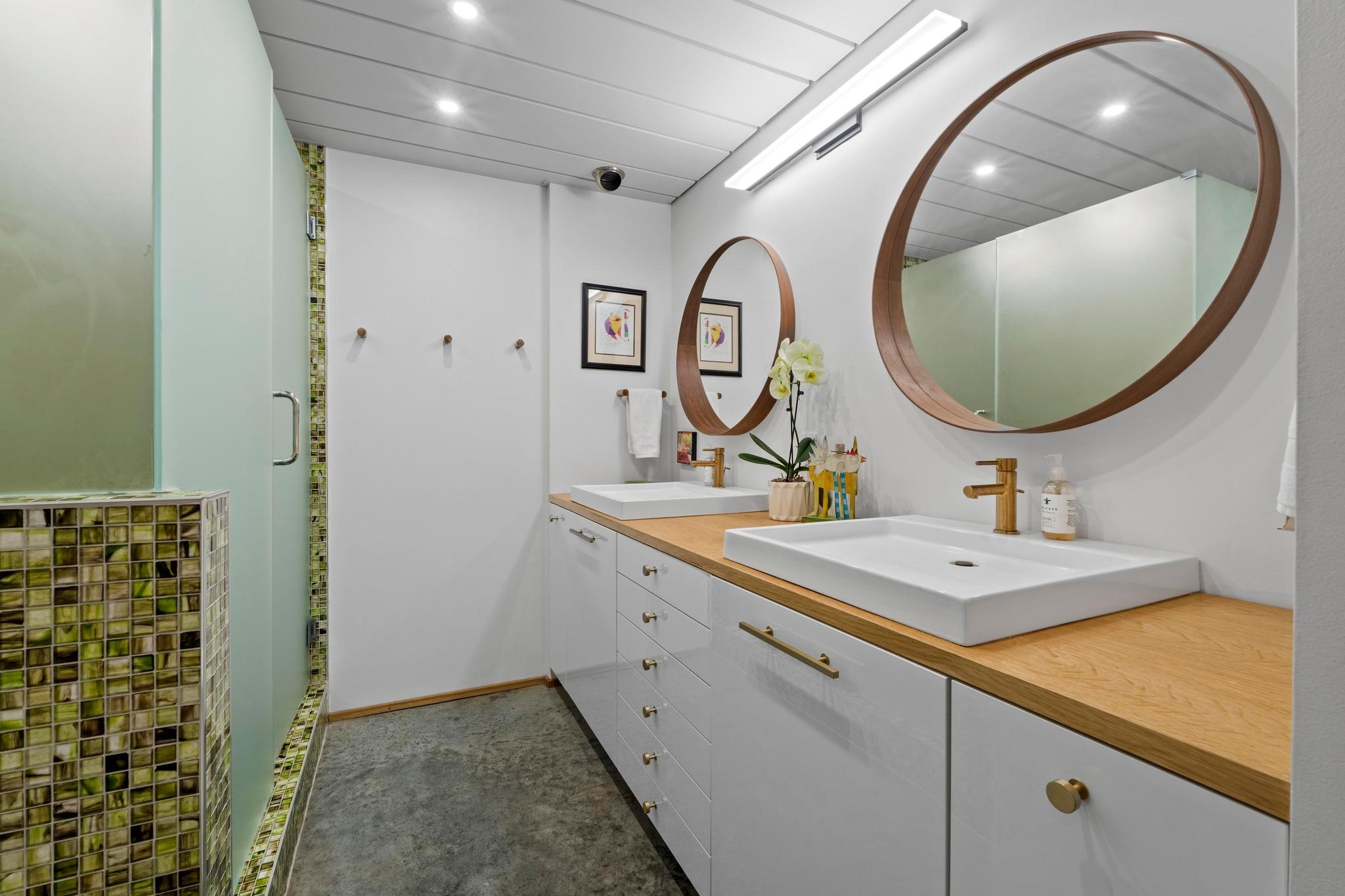 1401 Eva St # 204, Austin, TX 78704